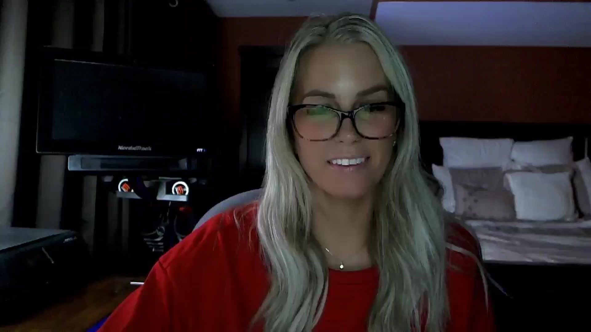 Gallery image thumbnail from Cora9's myfreecams stream on, 04/28/2026, 05:35 image 5 of 20