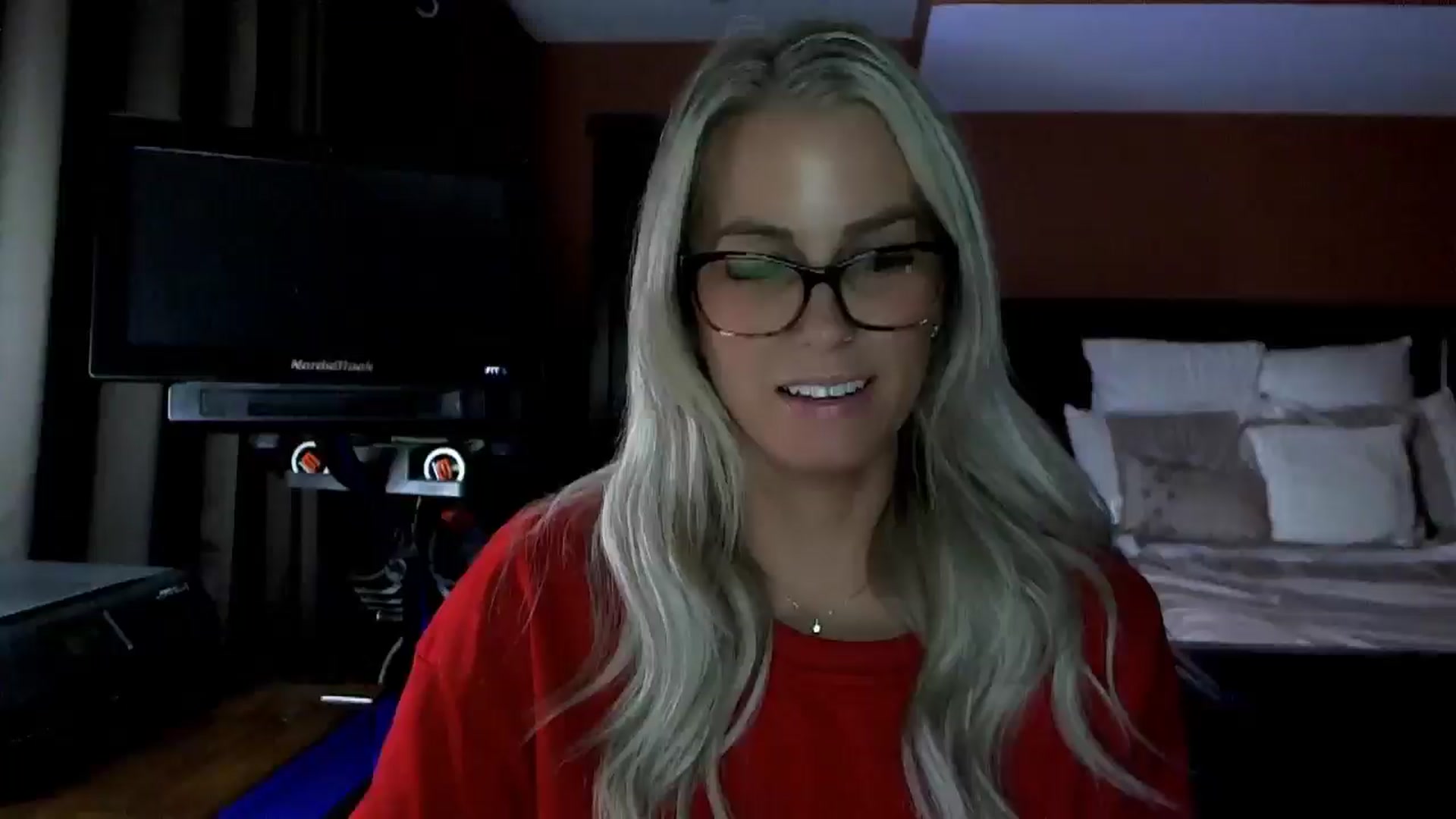 Gallery image thumbnail from Cora9's myfreecams stream on, 04/28/2026, 05:35 image 1 of 20