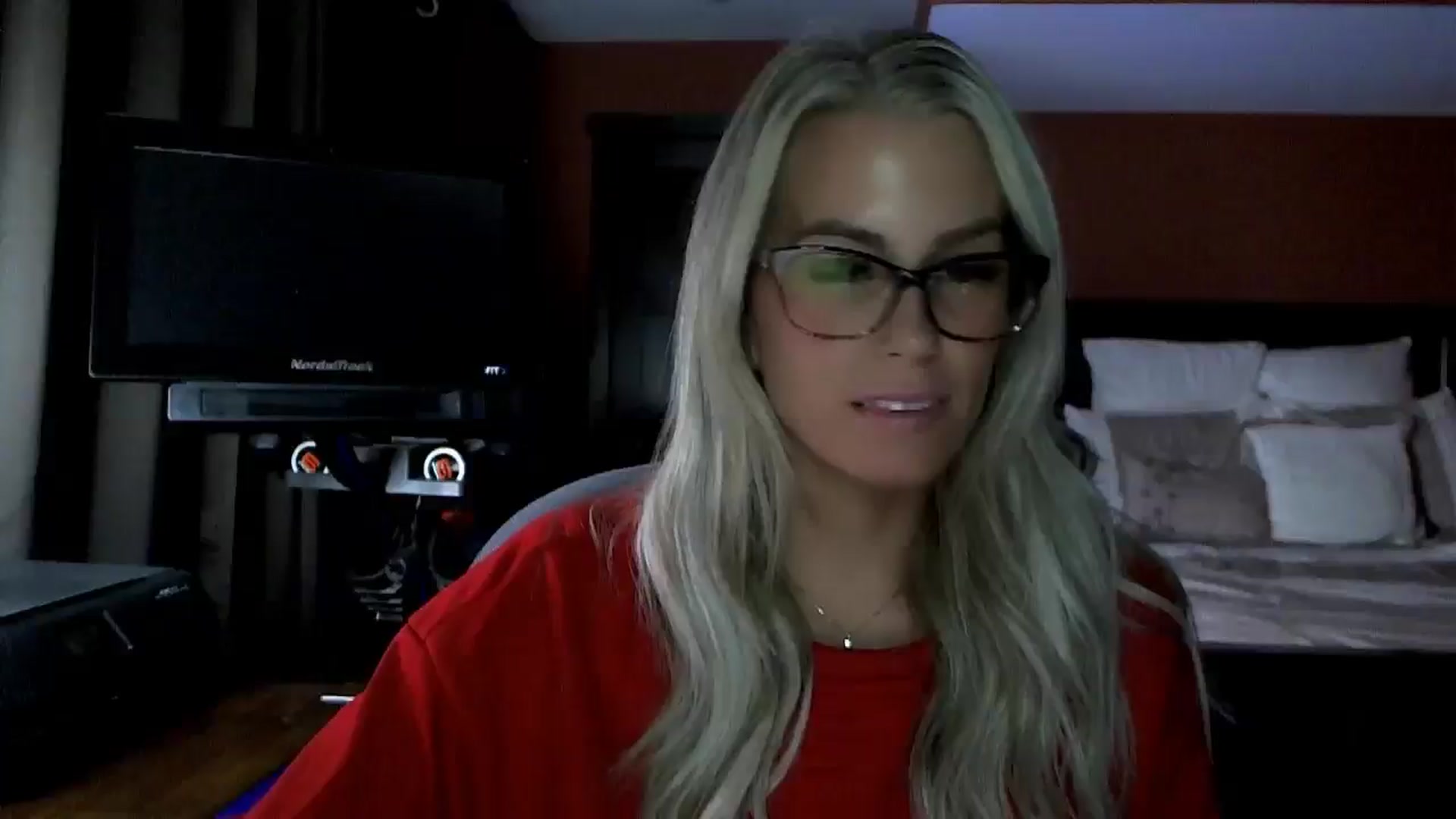 Gallery image thumbnail from Cora9's myfreecams stream on, 04/28/2026, 05:35 image 3 of 20