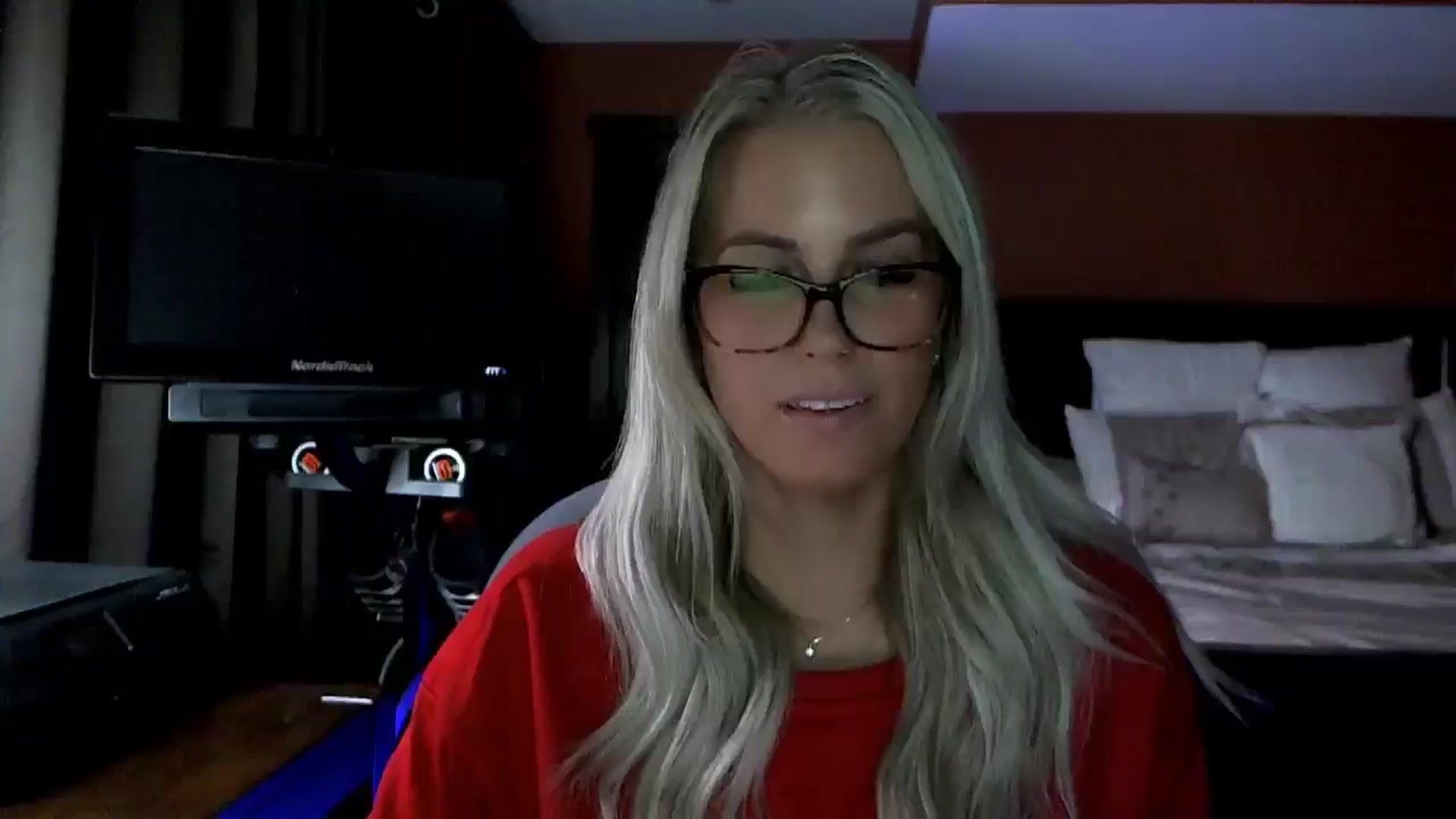 Gallery image thumbnail from Cora9's myfreecams stream on, 04/28/2026, 05:35 image 17 of 20