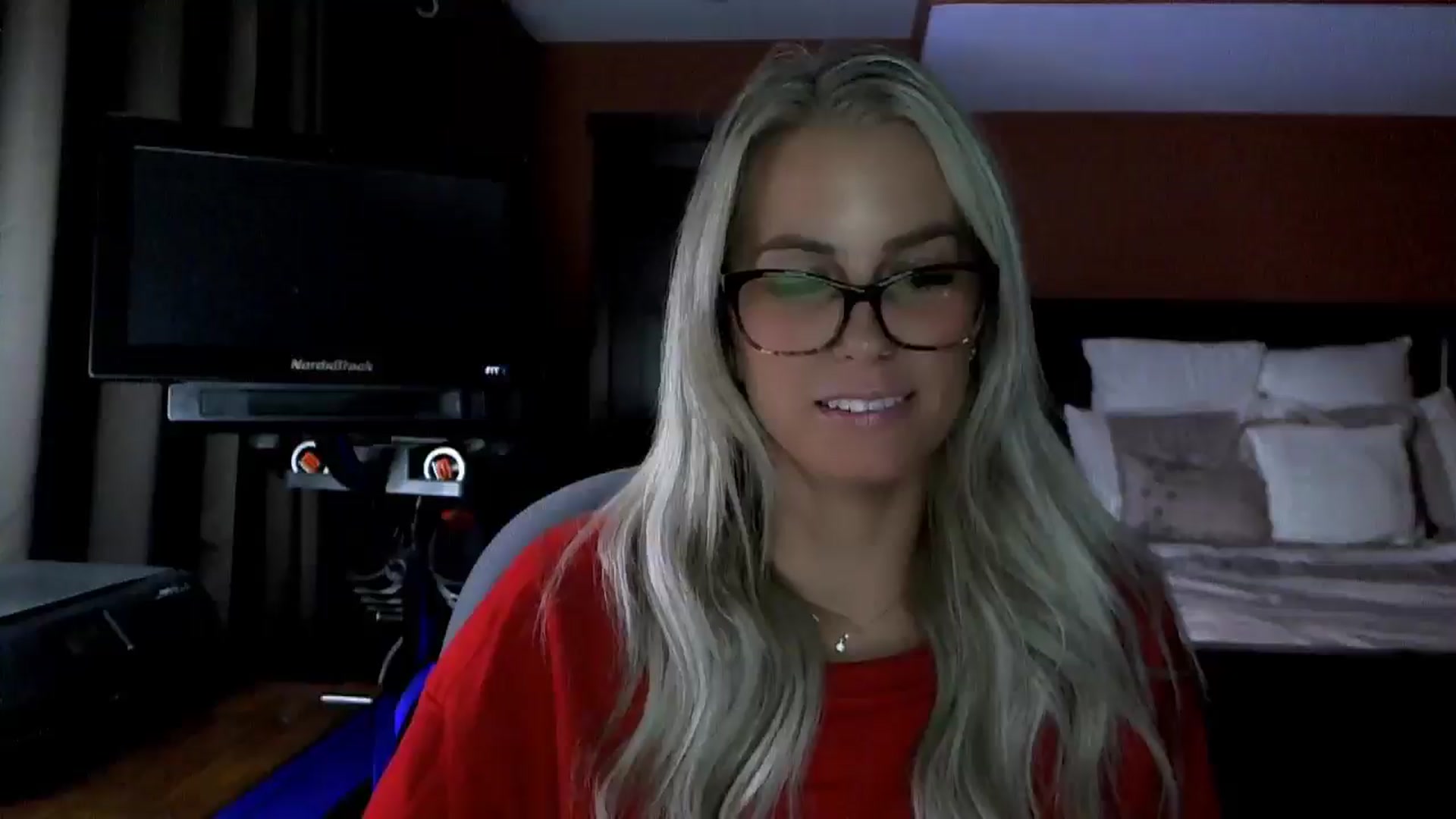 Gallery image thumbnail from Cora9's myfreecams stream on, 04/28/2026, 05:35 image 8 of 20