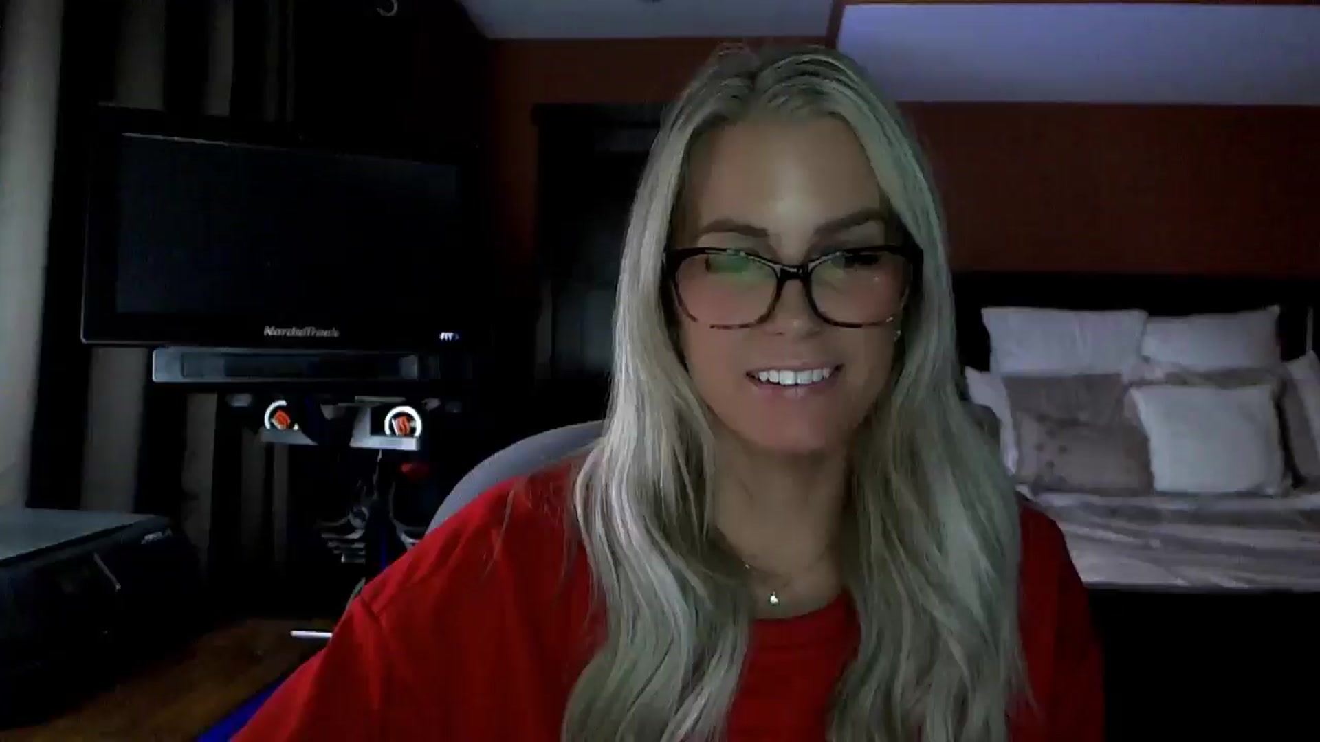 Gallery image thumbnail from Cora9's myfreecams stream on, 04/28/2026, 05:35 image 11 of 20