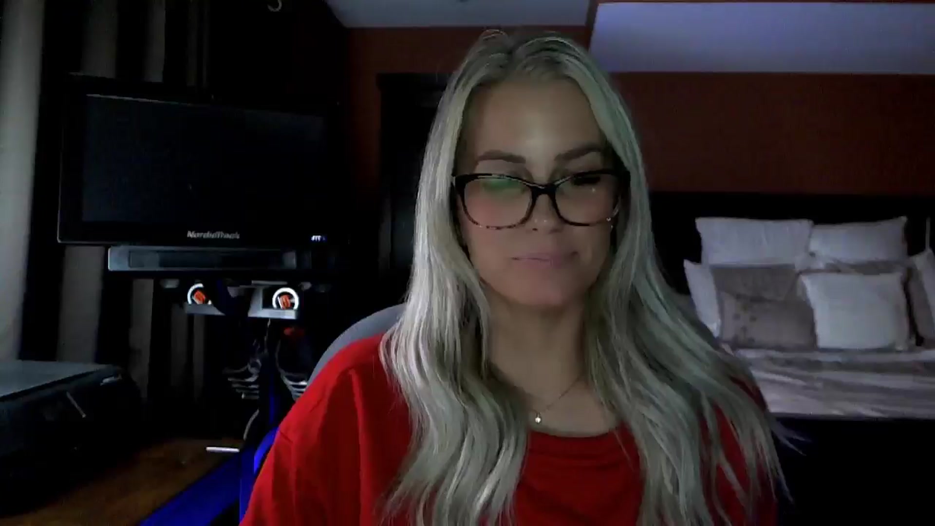 Gallery image thumbnail from Cora9's myfreecams stream on, 04/28/2026, 05:35 image 19 of 20