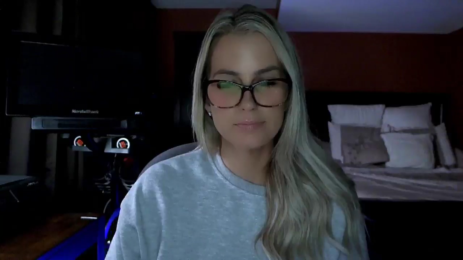 Gallery image thumbnail from Cora9's myfreecams stream on, 04/29/2026, 05:52 image 9 of 20