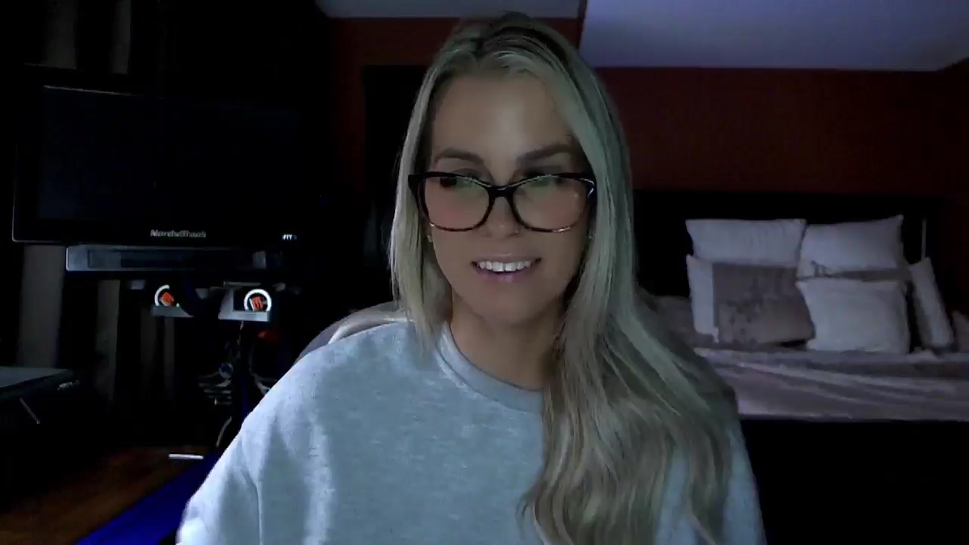 Gallery image thumbnail from Cora9's myfreecams stream on, 04/29/2026, 05:52 image 19 of 20