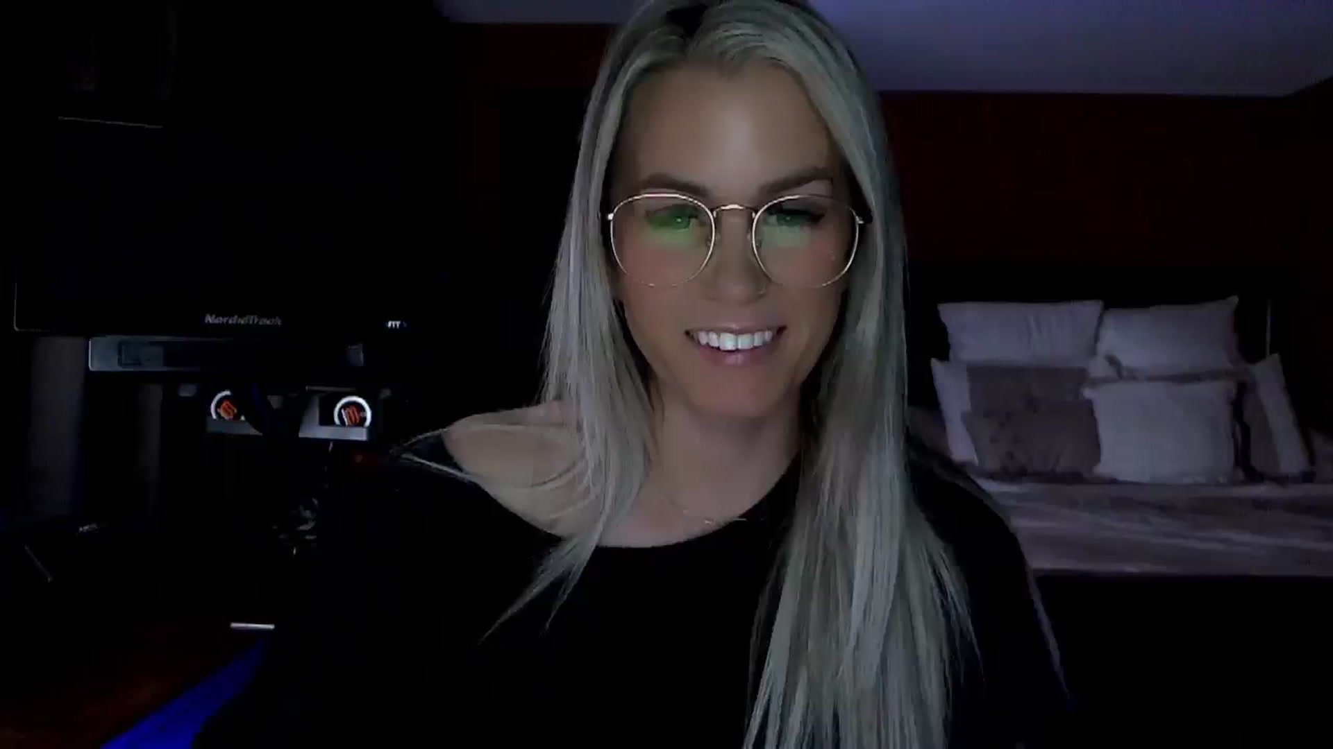Gallery image thumbnail from Cora9's myfreecams stream on, 05/06/2026, 05:26 image 1 of 20