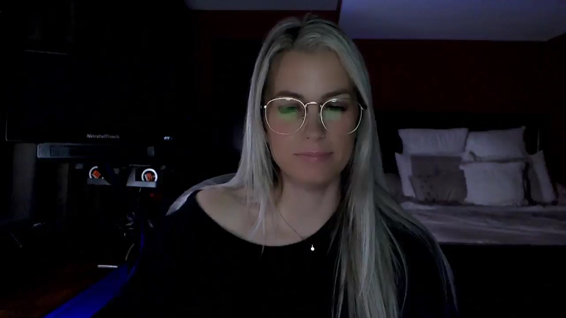 Gallery image thumbnail from Cora9's myfreecams stream on, 05/06/2026, 05:26 image 18 of 20