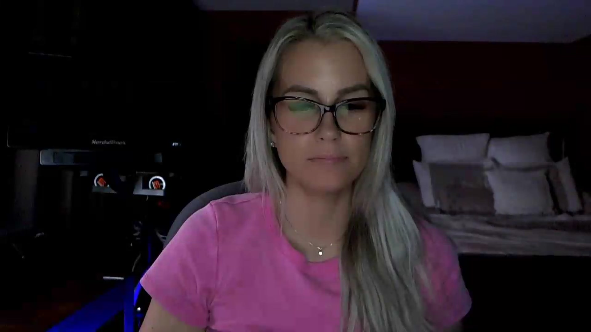 Gallery image thumbnail from Cora9's myfreecams stream on, 05/13/2026, 04:38 image 18 of 20