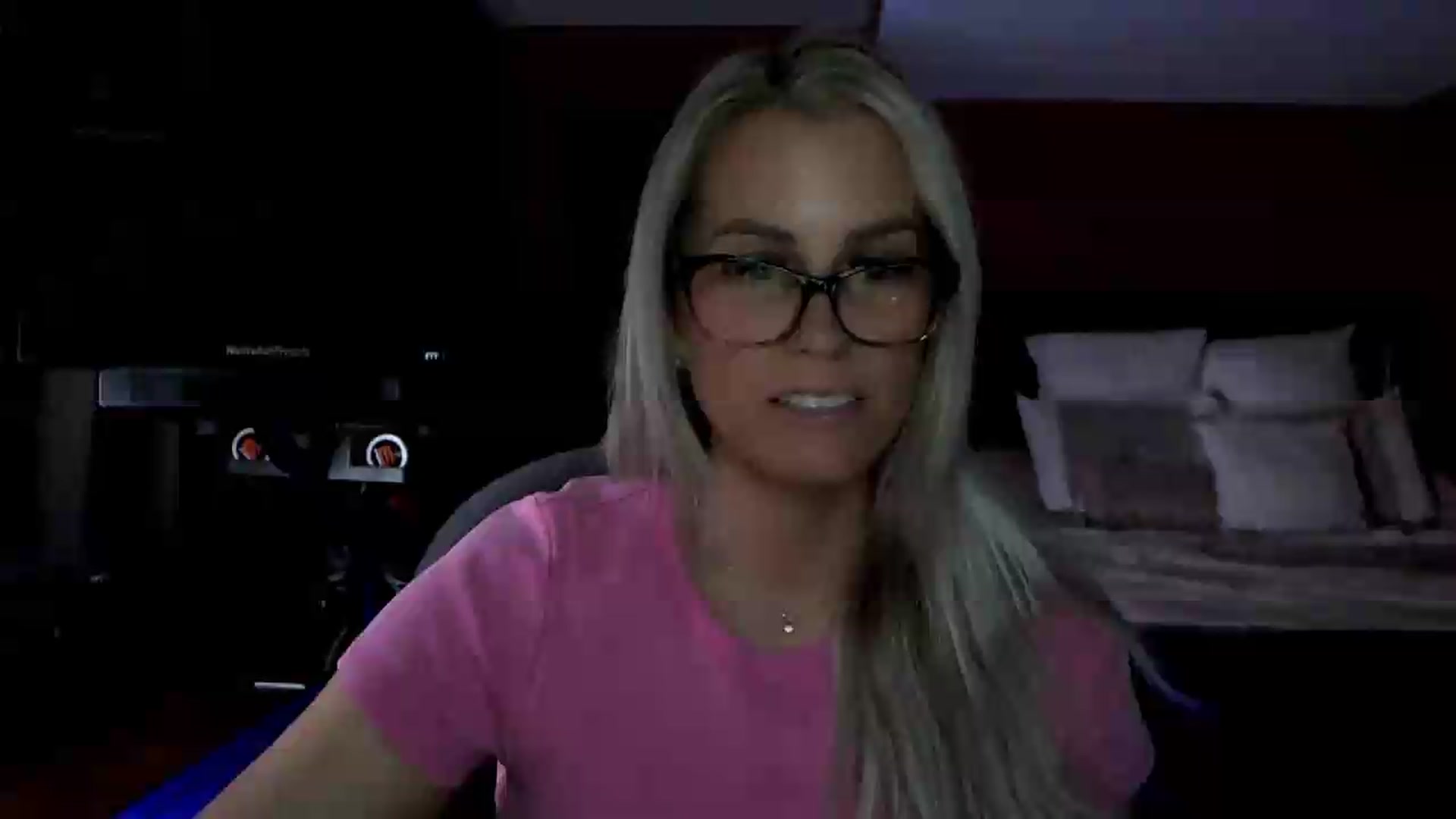 Gallery image thumbnail from Cora9's myfreecams stream on, 05/13/2026, 04:38 image 19 of 20