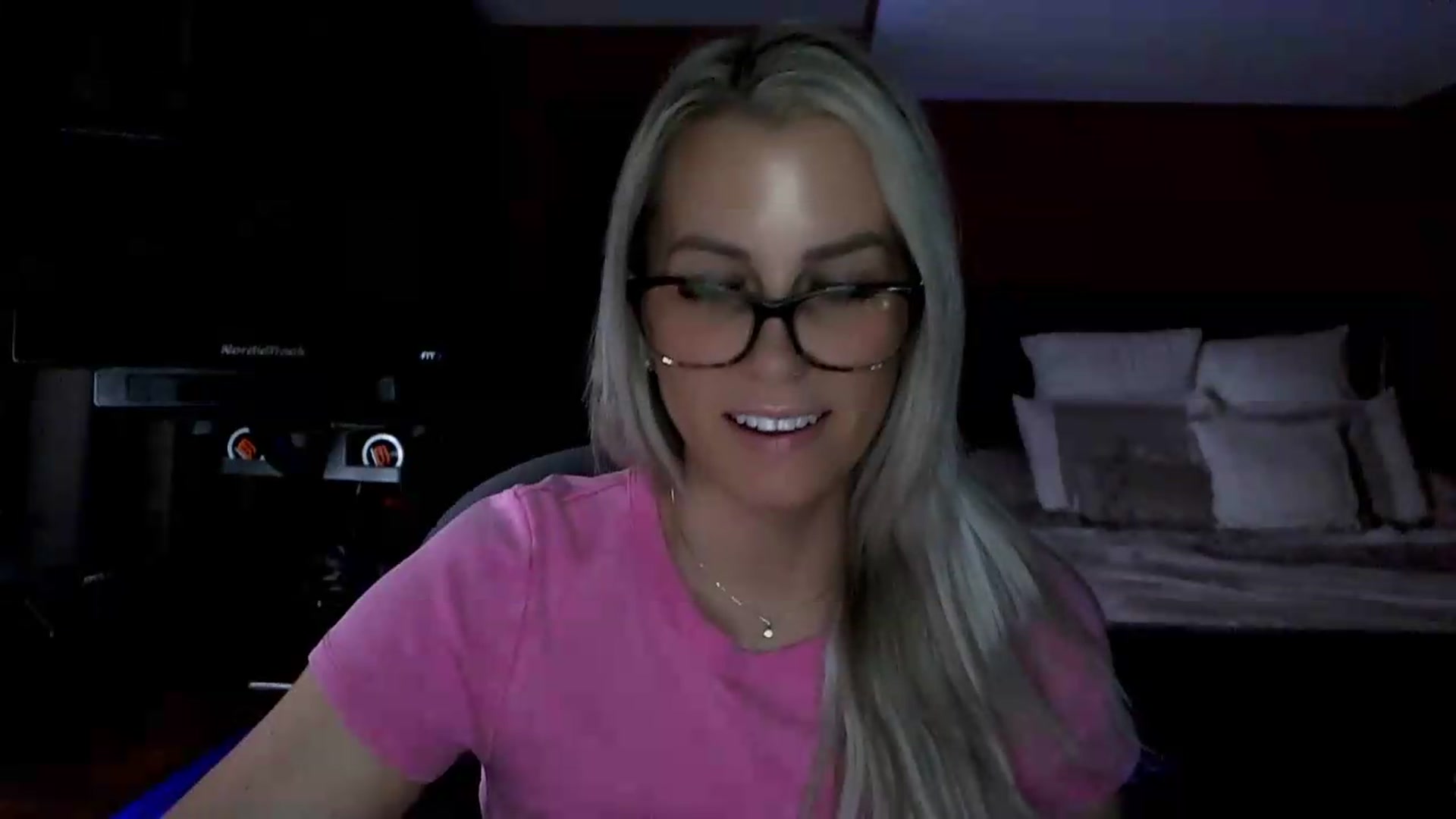 Gallery image thumbnail from Cora9's myfreecams stream on, 05/13/2026, 04:38 image 7 of 20