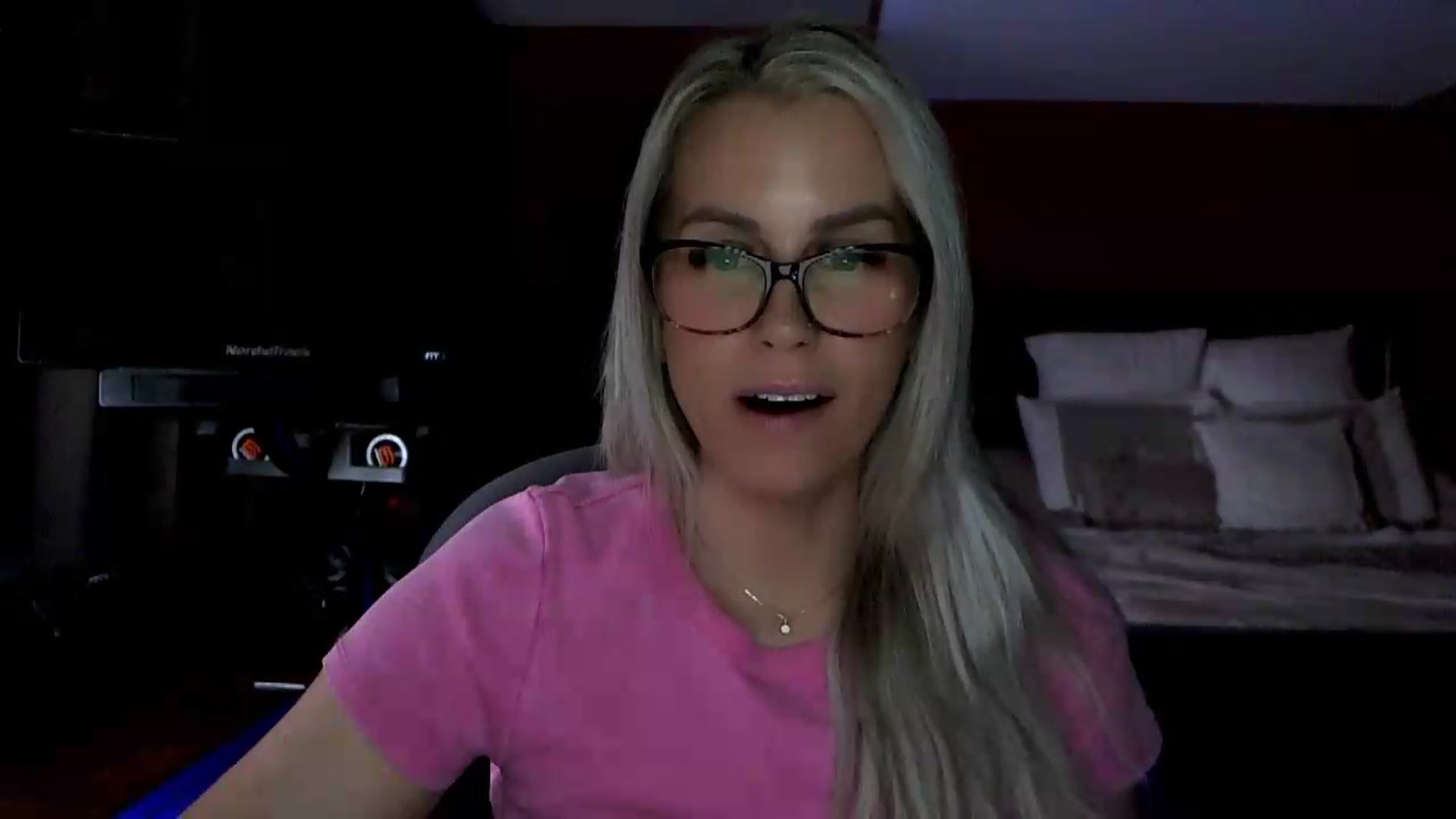 Gallery image thumbnail from Cora9's myfreecams stream on, 05/13/2026, 04:38 image 16 of 20