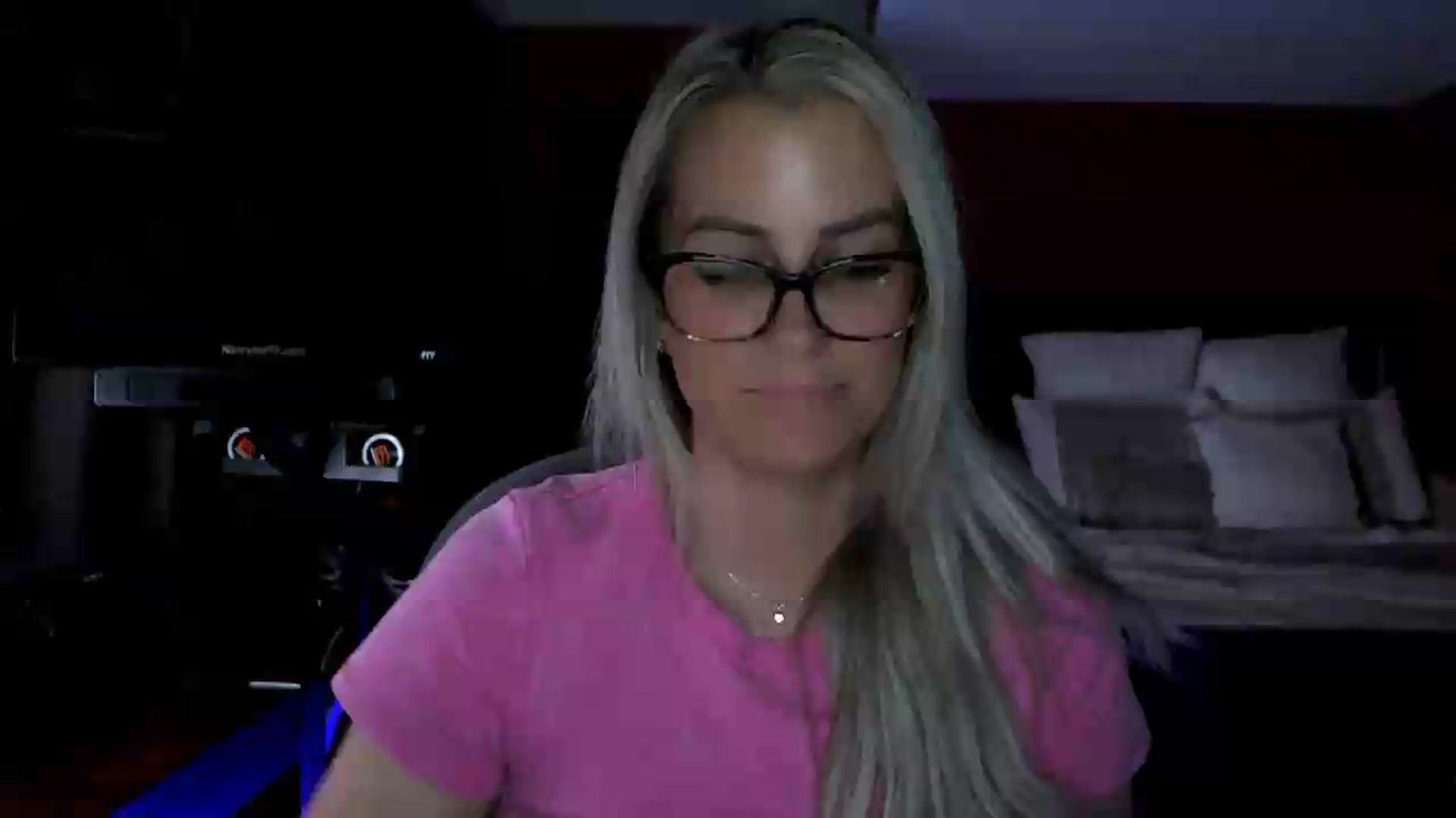 Gallery image thumbnail from Cora9's myfreecams stream on, 05/13/2026, 04:38 image 1 of 20