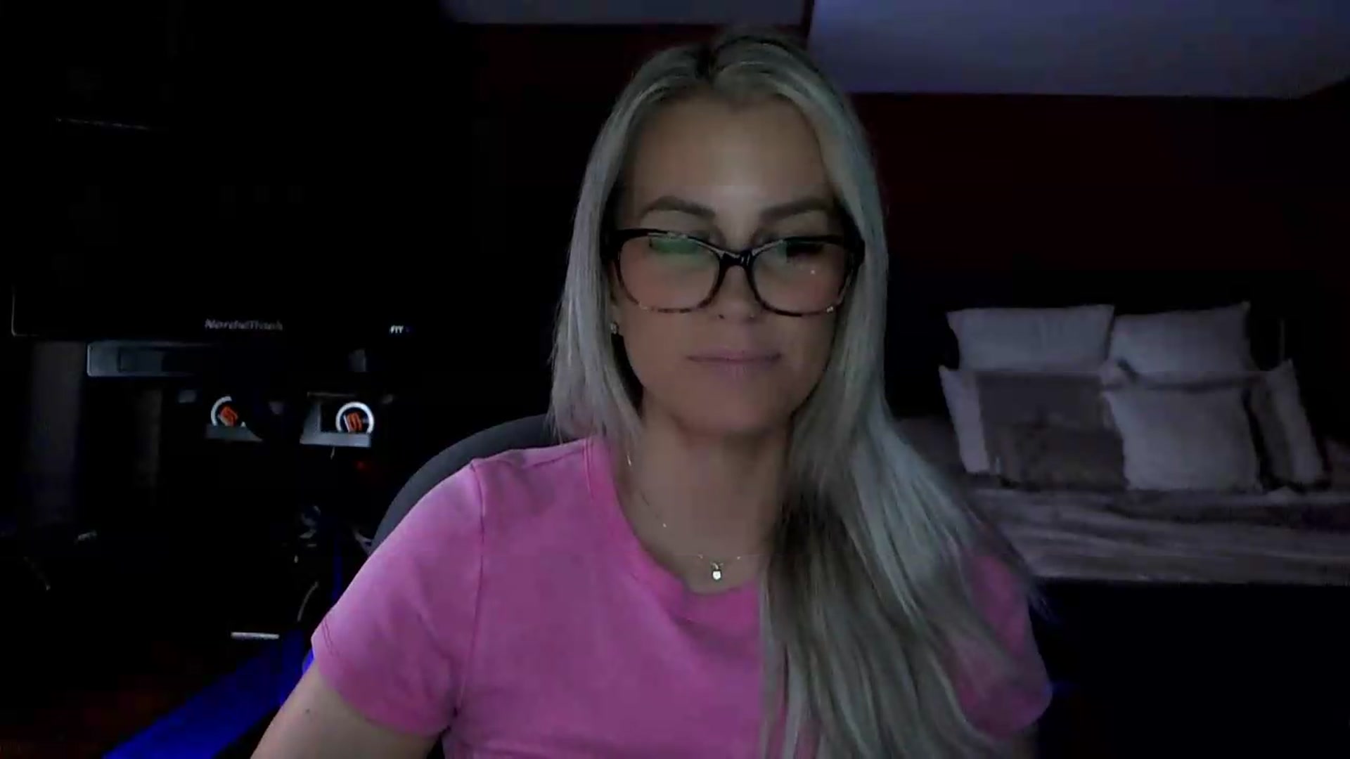 Gallery image thumbnail from Cora9's myfreecams stream on, 05/13/2026, 04:38 image 14 of 20