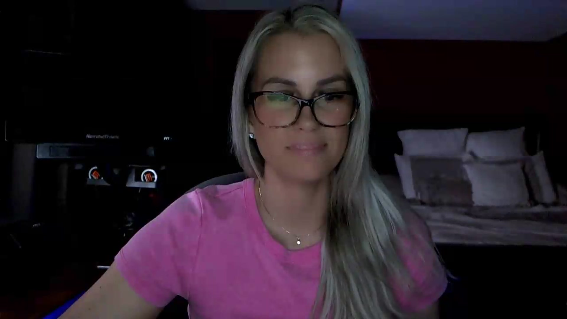 Gallery image thumbnail from Cora9's myfreecams stream on, 05/13/2026, 04:38 image 3 of 20