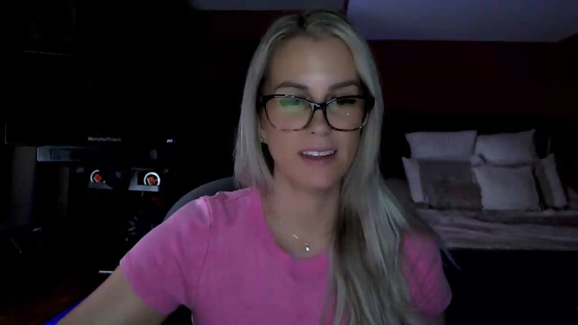 Gallery image thumbnail from Cora9's myfreecams stream on, 05/13/2026, 04:38 image 10 of 20