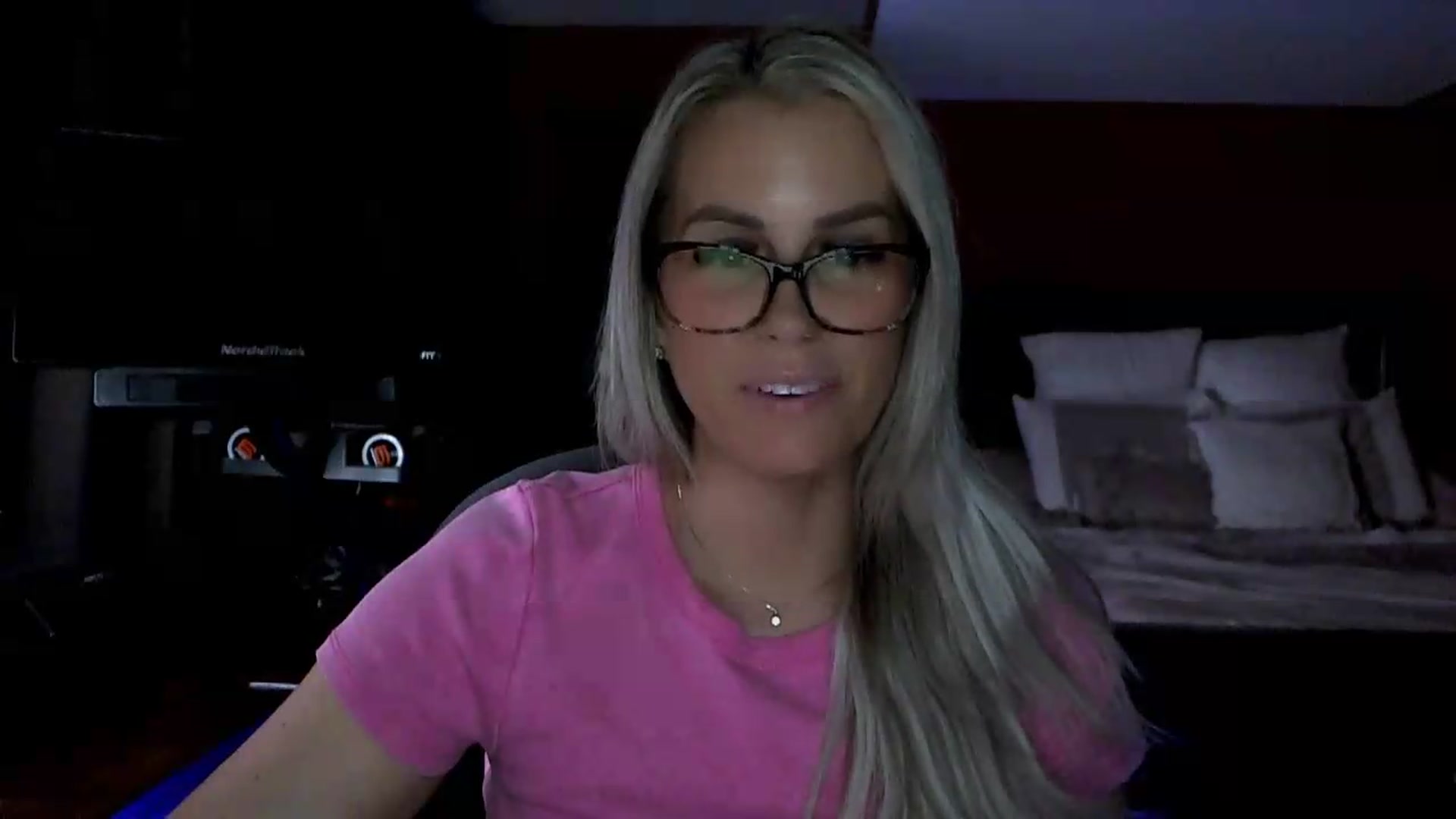 Gallery image thumbnail from Cora9's myfreecams stream on, 05/13/2026, 04:38 image 6 of 20