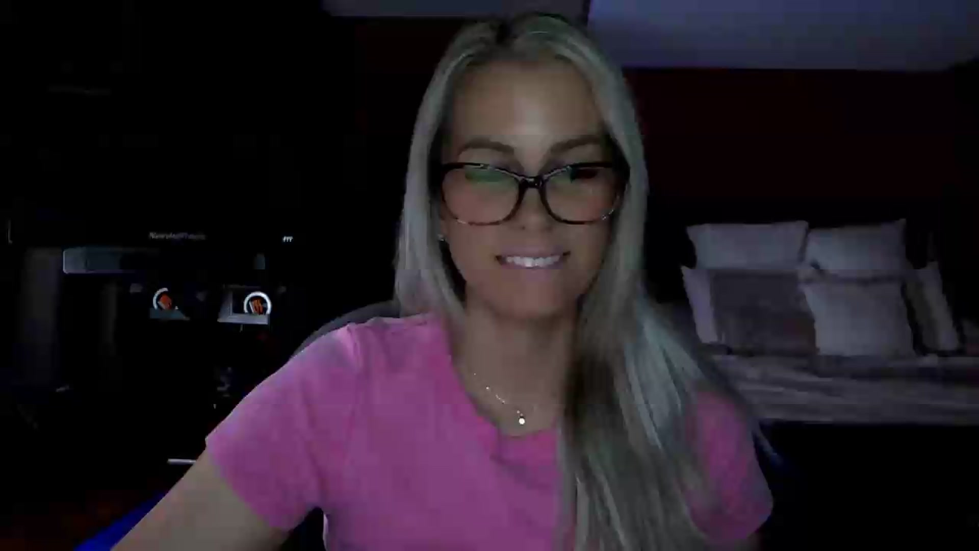 Gallery image thumbnail from Cora9's myfreecams stream on, 05/13/2026, 04:38 image 13 of 20