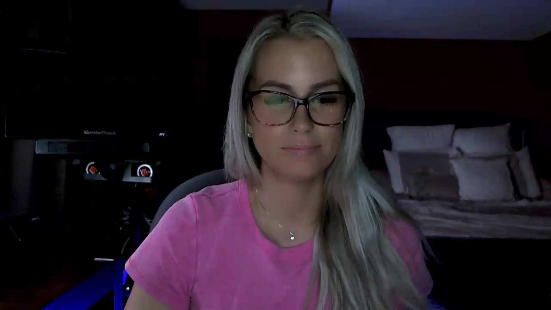 Gallery image thumbnail from Cora9's myfreecams stream on, 05/13/2026, 04:38 image 8 of 20
