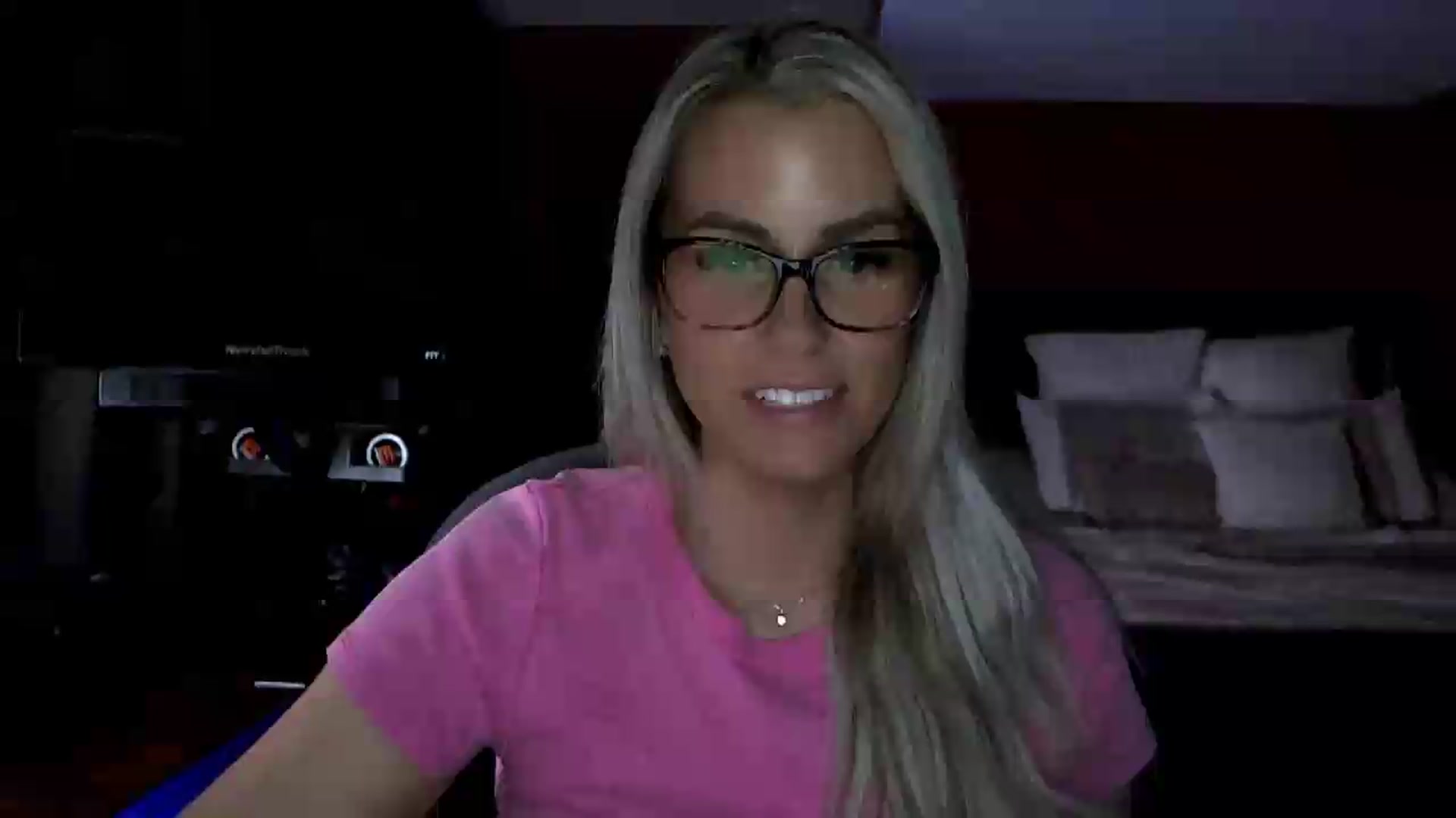 Gallery image thumbnail from Cora9's myfreecams stream on, 05/13/2026, 04:38 image 15 of 20