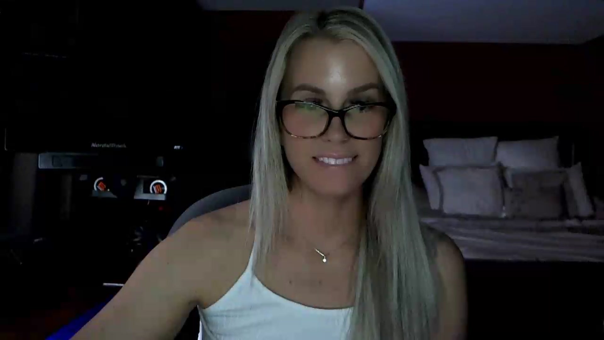 Gallery image thumbnail from Cora9's myfreecams stream on, 05/20/2026, 05:50 image 11 of 20