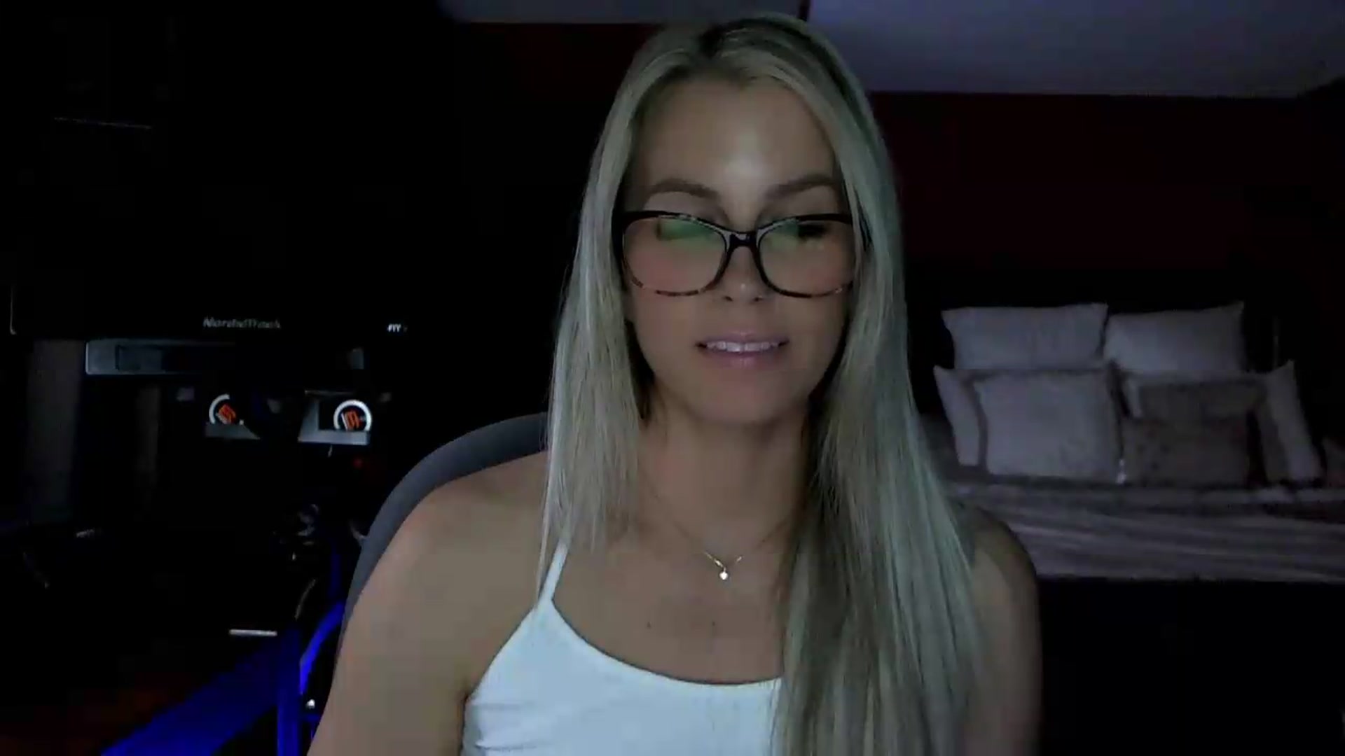 Gallery image thumbnail from Cora9's myfreecams stream on, 05/20/2026, 05:50 image 7 of 20