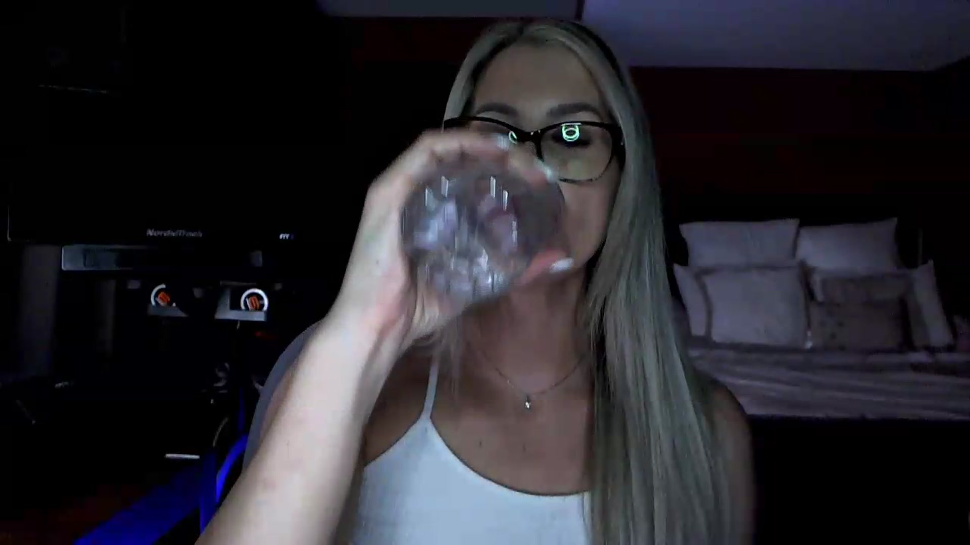 Gallery image thumbnail from Cora9's myfreecams stream on, 05/20/2026, 05:50 image 20 of 20