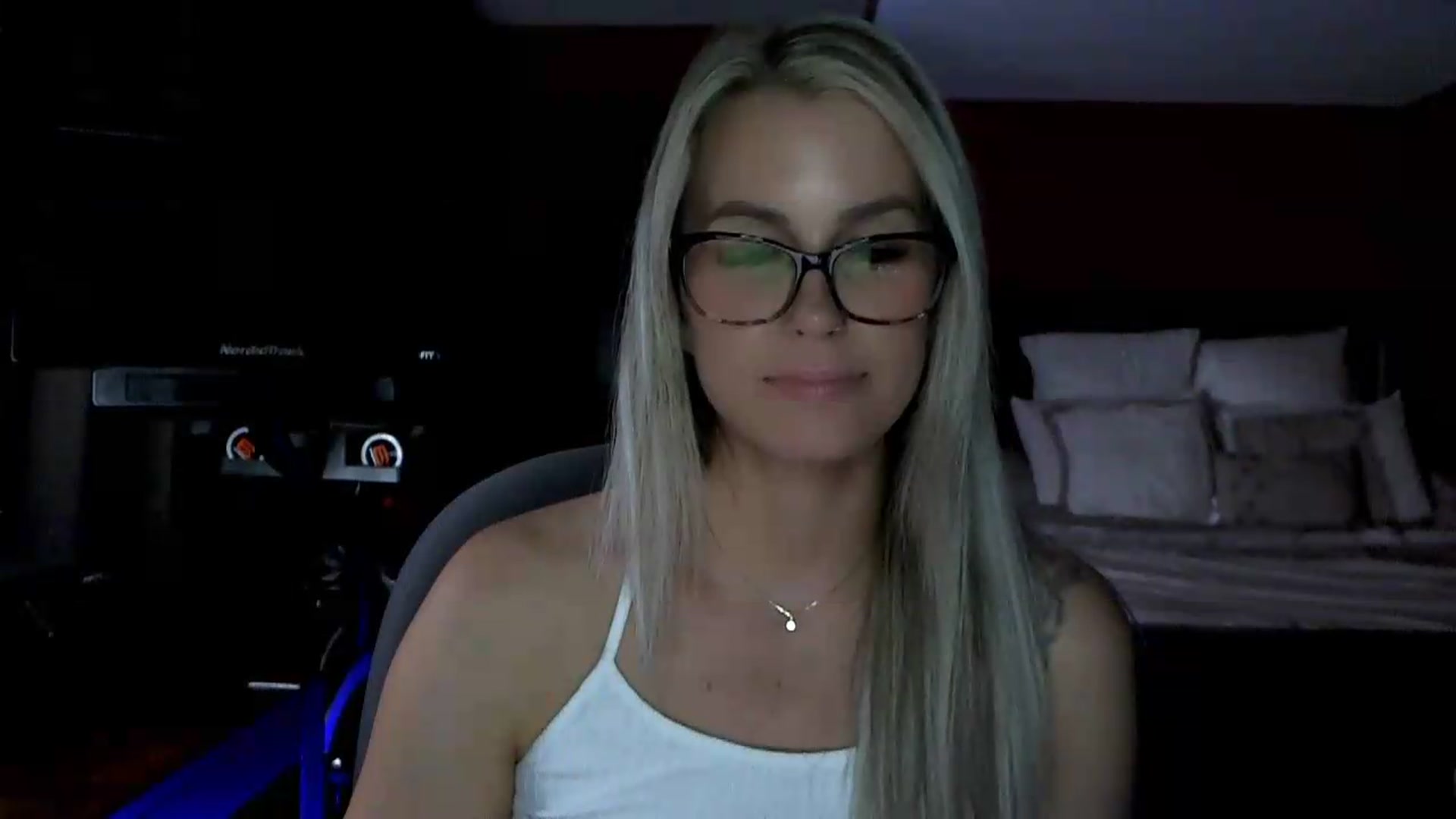 Gallery image thumbnail from Cora9's myfreecams stream on, 05/20/2026, 05:50 image 13 of 20