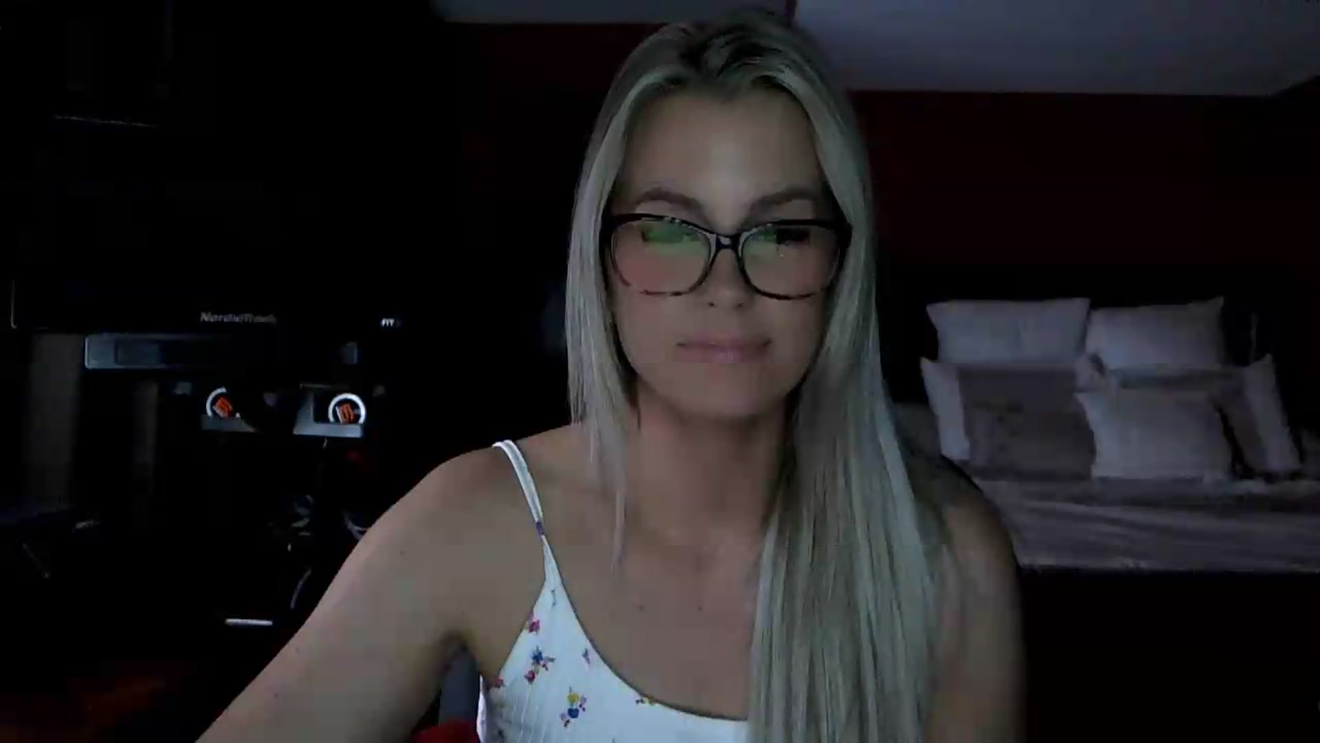 Gallery image thumbnail from Cora9's myfreecams stream on, 05/28/2026, 05:48 image 5 of 20