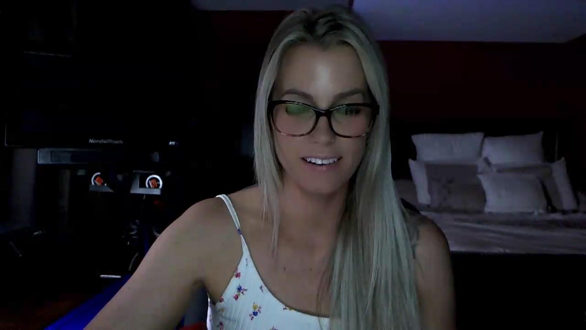 Gallery image thumbnail from Cora9's myfreecams stream on, 05/28/2026, 05:48 image 8 of 20