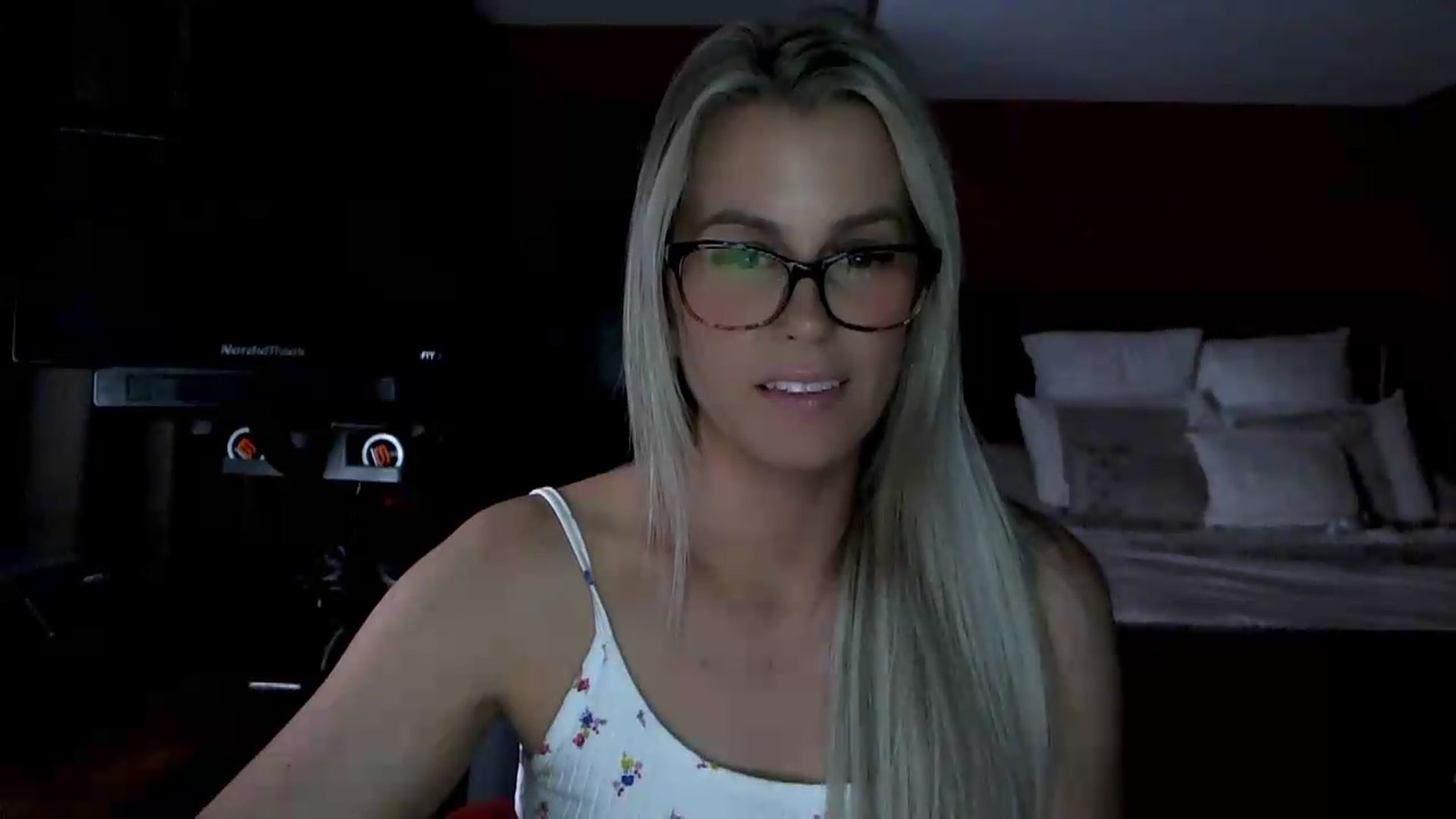 Gallery image thumbnail from Cora9's myfreecams stream on, 05/28/2026, 05:48 image 7 of 20