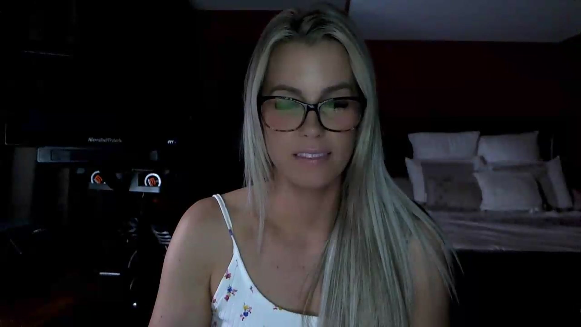 Gallery image thumbnail from Cora9's myfreecams stream on, 05/28/2026, 05:48 image 3 of 20
