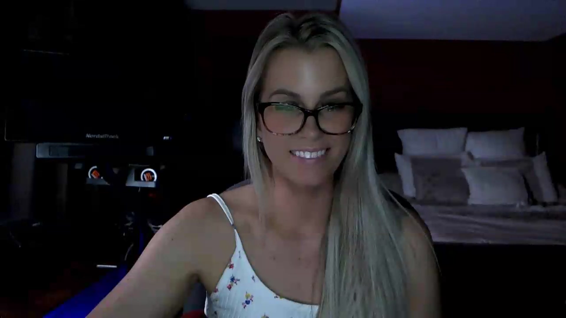 Gallery image thumbnail from Cora9's myfreecams stream on, 05/28/2026, 05:48 image 13 of 20