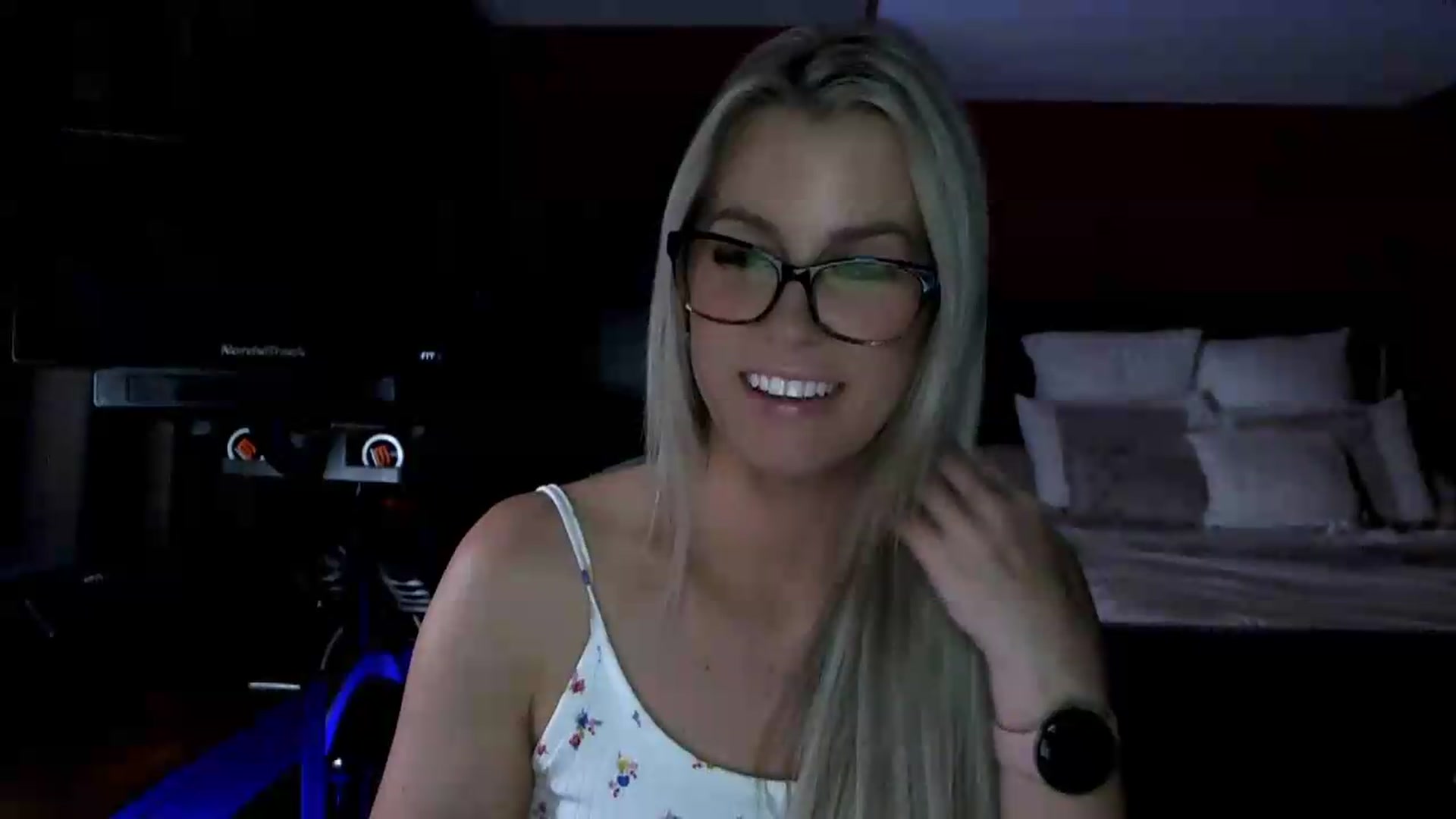 Gallery image thumbnail from Cora9's myfreecams stream on, 05/28/2026, 05:48 image 9 of 20