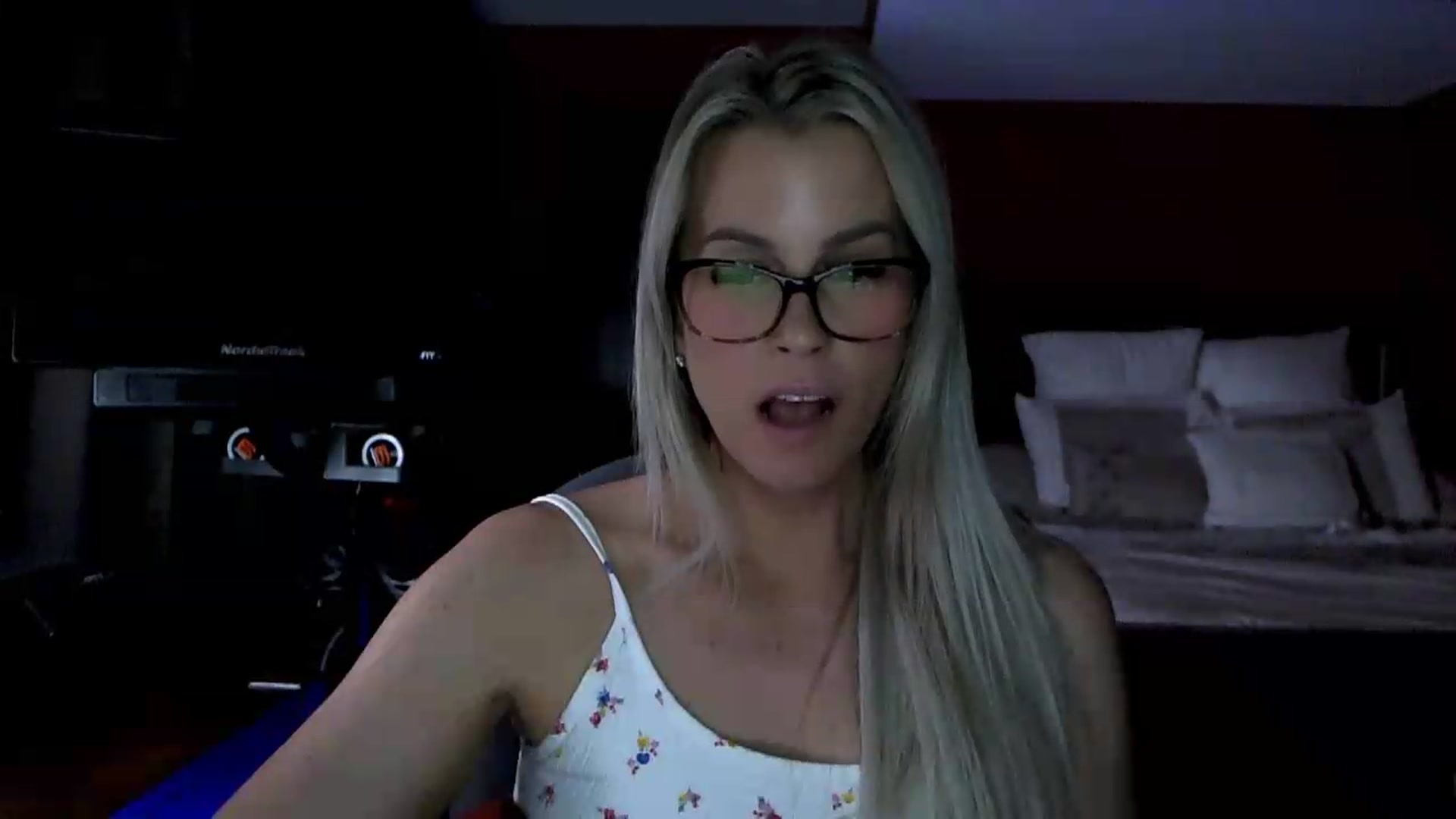 Gallery image thumbnail from Cora9's myfreecams stream on, 05/28/2026, 05:48 image 19 of 20