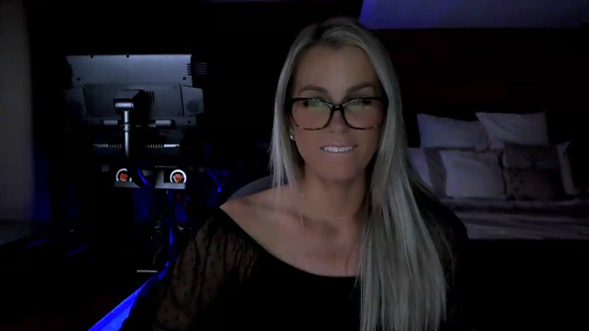Gallery image thumbnail from Cora9's myfreecams stream on, 06/03/2026, 05:11 image 10 of 20