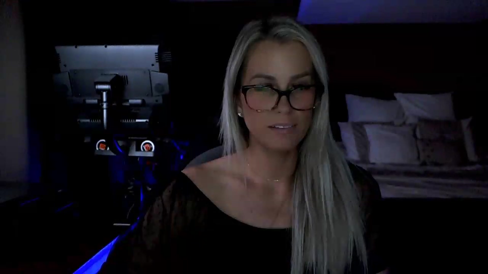 Gallery image thumbnail from Cora9's myfreecams stream on, 06/03/2026, 05:11 image 18 of 20