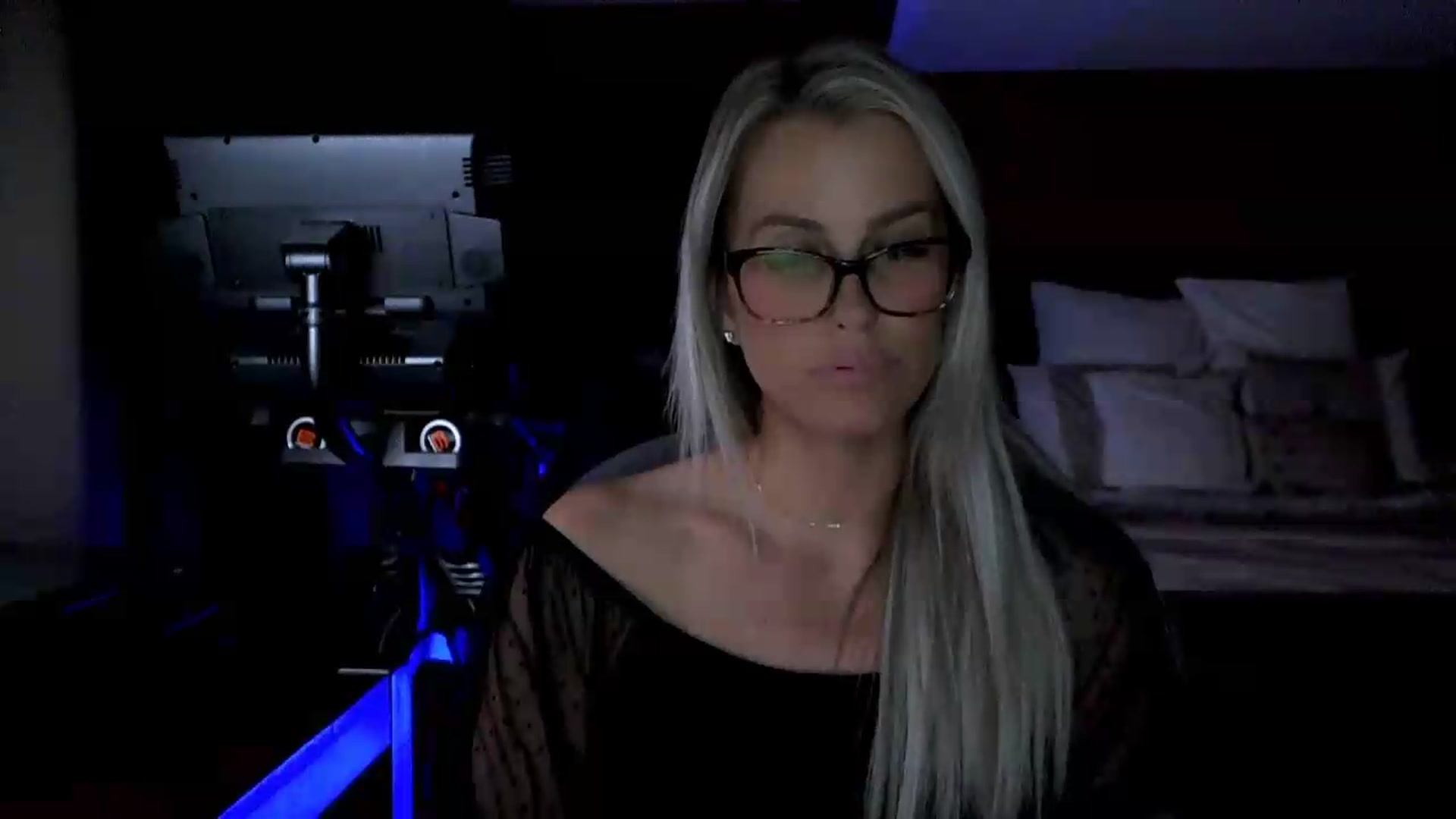 Gallery image thumbnail from Cora9's myfreecams stream on, 06/03/2026, 05:11 image 6 of 20