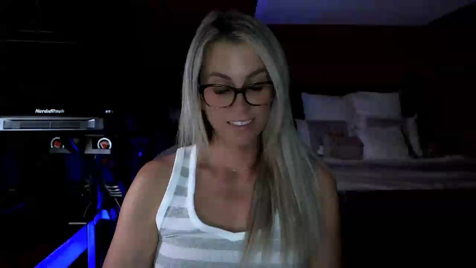 Gallery image thumbnail from Cora9's myfreecams stream on, 06/09/2026, 05:26 image 2 of 20