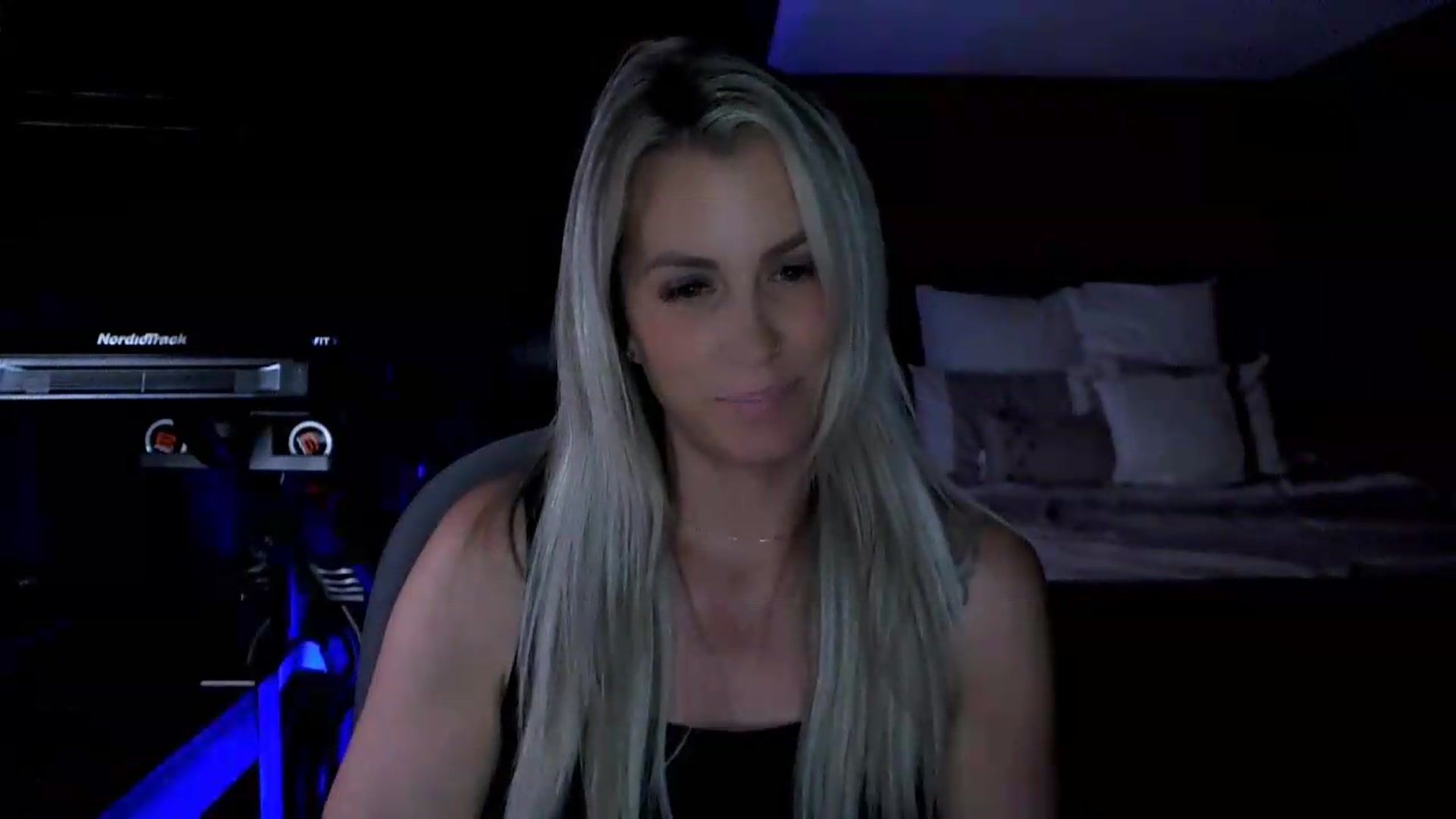 Gallery image thumbnail from Cora9's myfreecams stream on, 06/10/2026, 06:08 image 17 of 20