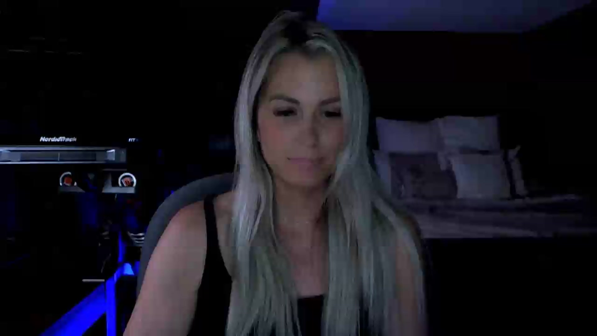 Gallery image thumbnail from Cora9's myfreecams stream on, 06/10/2026, 06:08 image 12 of 20