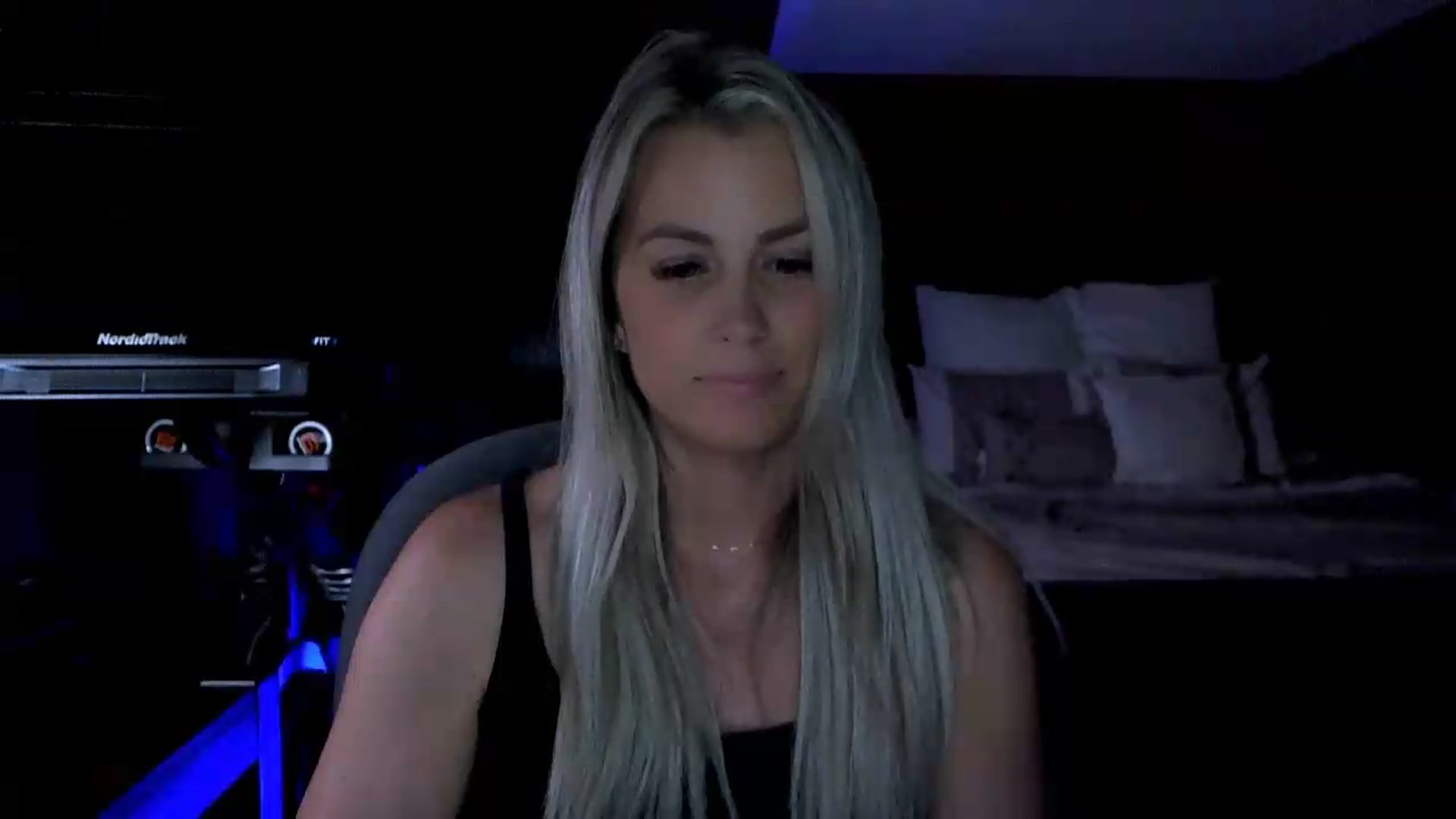 Gallery image thumbnail from Cora9's myfreecams stream on, 06/10/2026, 06:08 image 9 of 20
