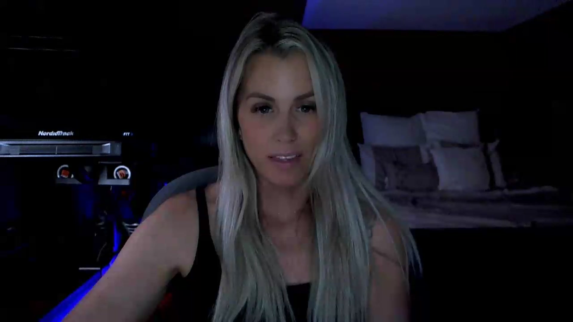 Gallery image thumbnail from Cora9's myfreecams stream on, 06/10/2026, 06:08 image 11 of 20