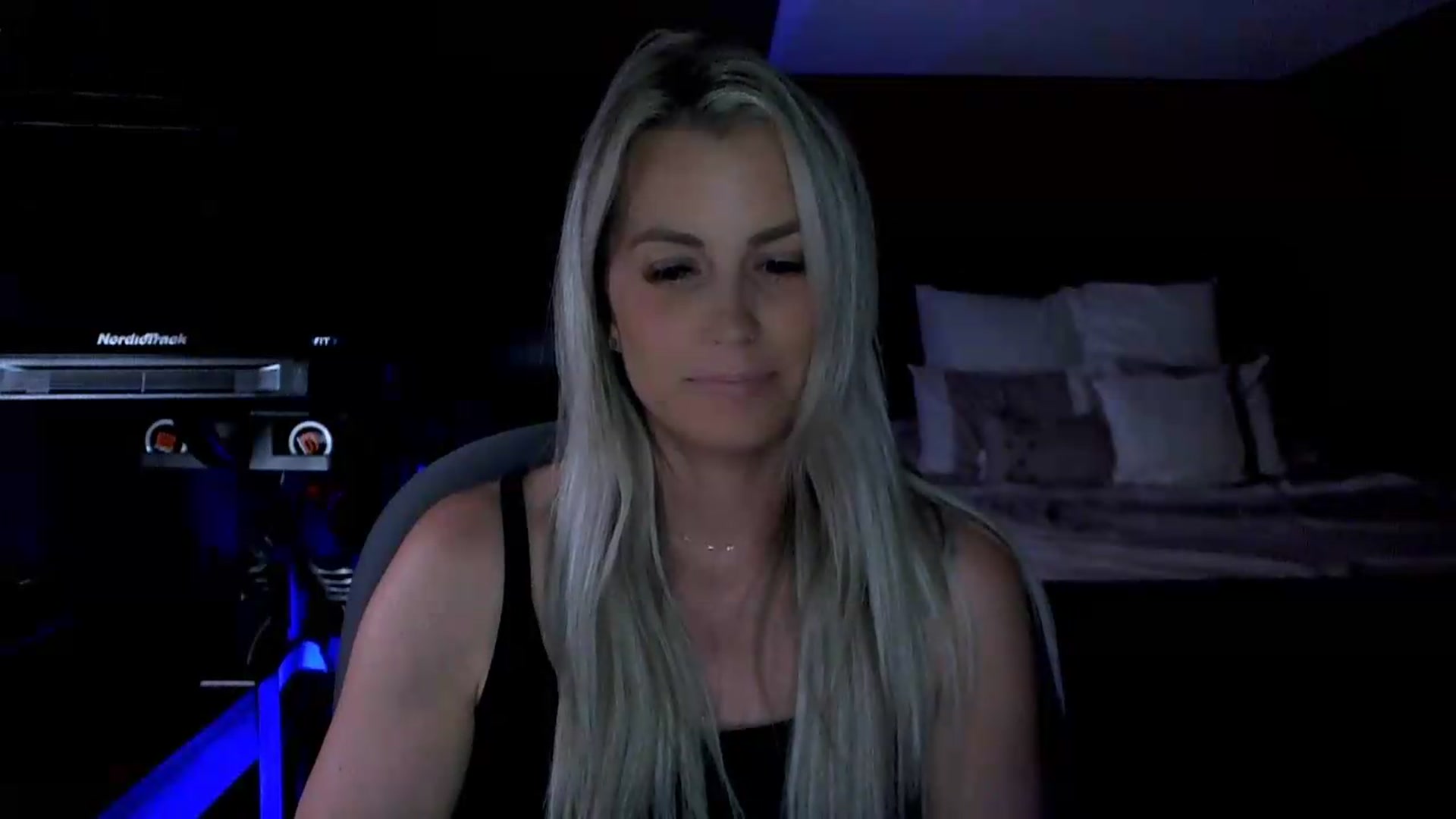 Gallery image thumbnail from Cora9's myfreecams stream on, 06/10/2026, 06:08 image 7 of 20