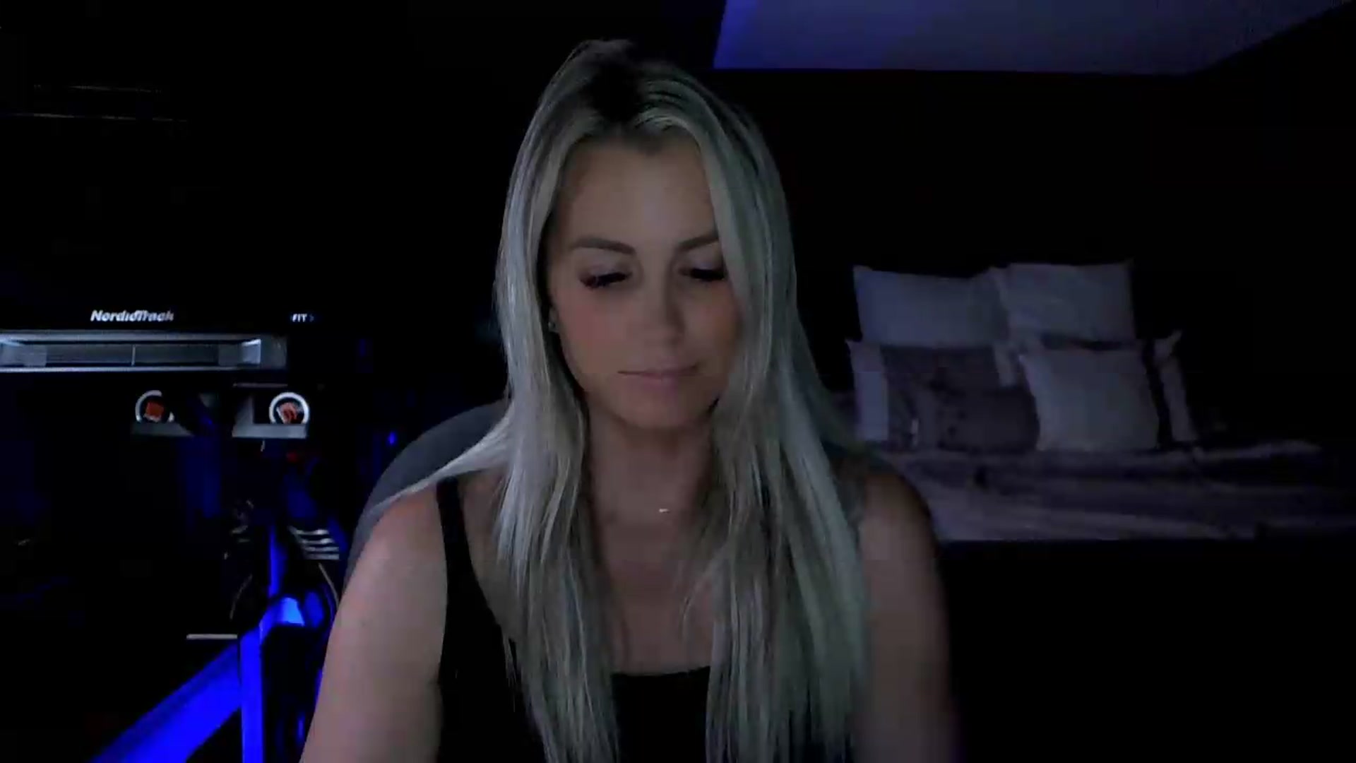 Gallery image thumbnail from Cora9's myfreecams stream on, 06/10/2026, 06:08 image 20 of 20