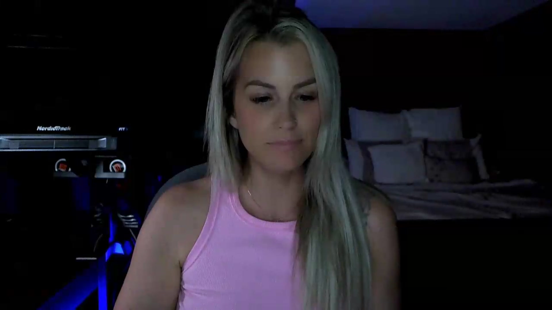 Gallery image thumbnail from Cora9's myfreecams stream on, 06/11/2026, 04:49 image 19 of 20