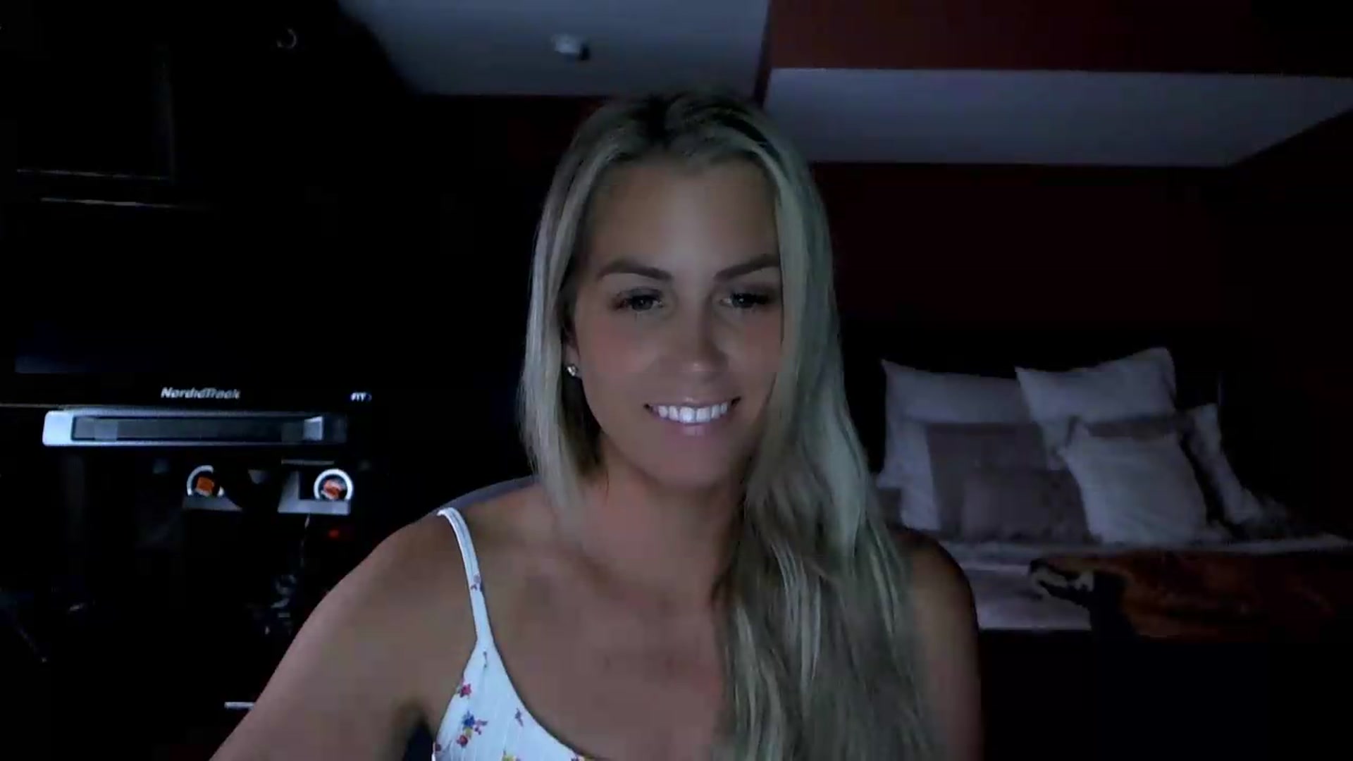 Gallery image thumbnail from Cora9's myfreecams stream on, 07/02/2026, 05:32 image 4 of 20