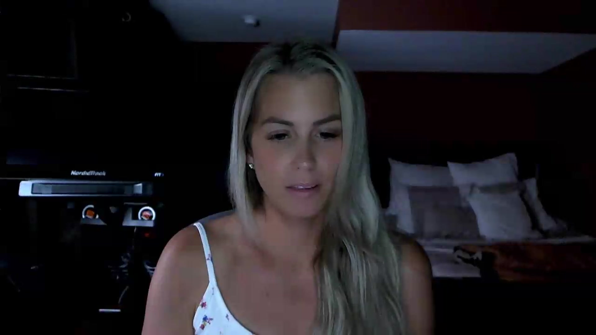 Gallery image thumbnail from Cora9's myfreecams stream on, 07/02/2026, 05:32 image 7 of 20