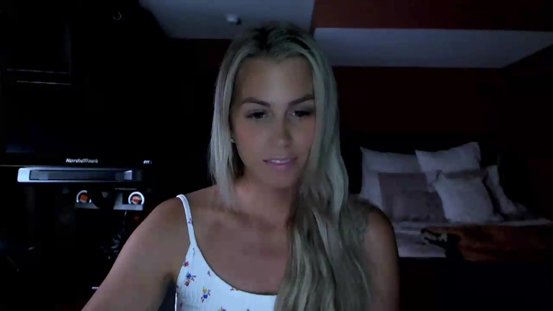 Gallery image thumbnail from Cora9's myfreecams stream on, 07/02/2026, 05:32 image 19 of 20