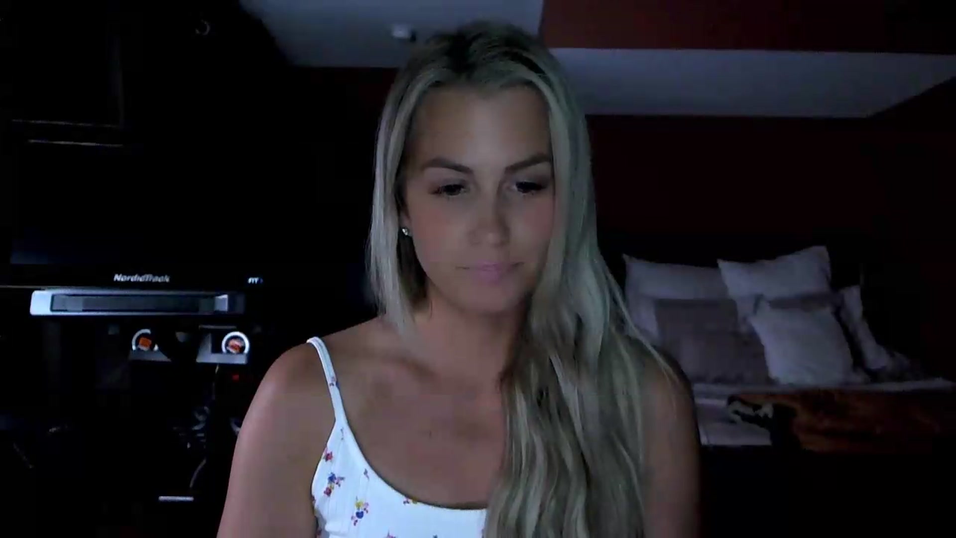 Gallery image thumbnail from Cora9's myfreecams stream on, 07/02/2026, 05:32 image 13 of 20