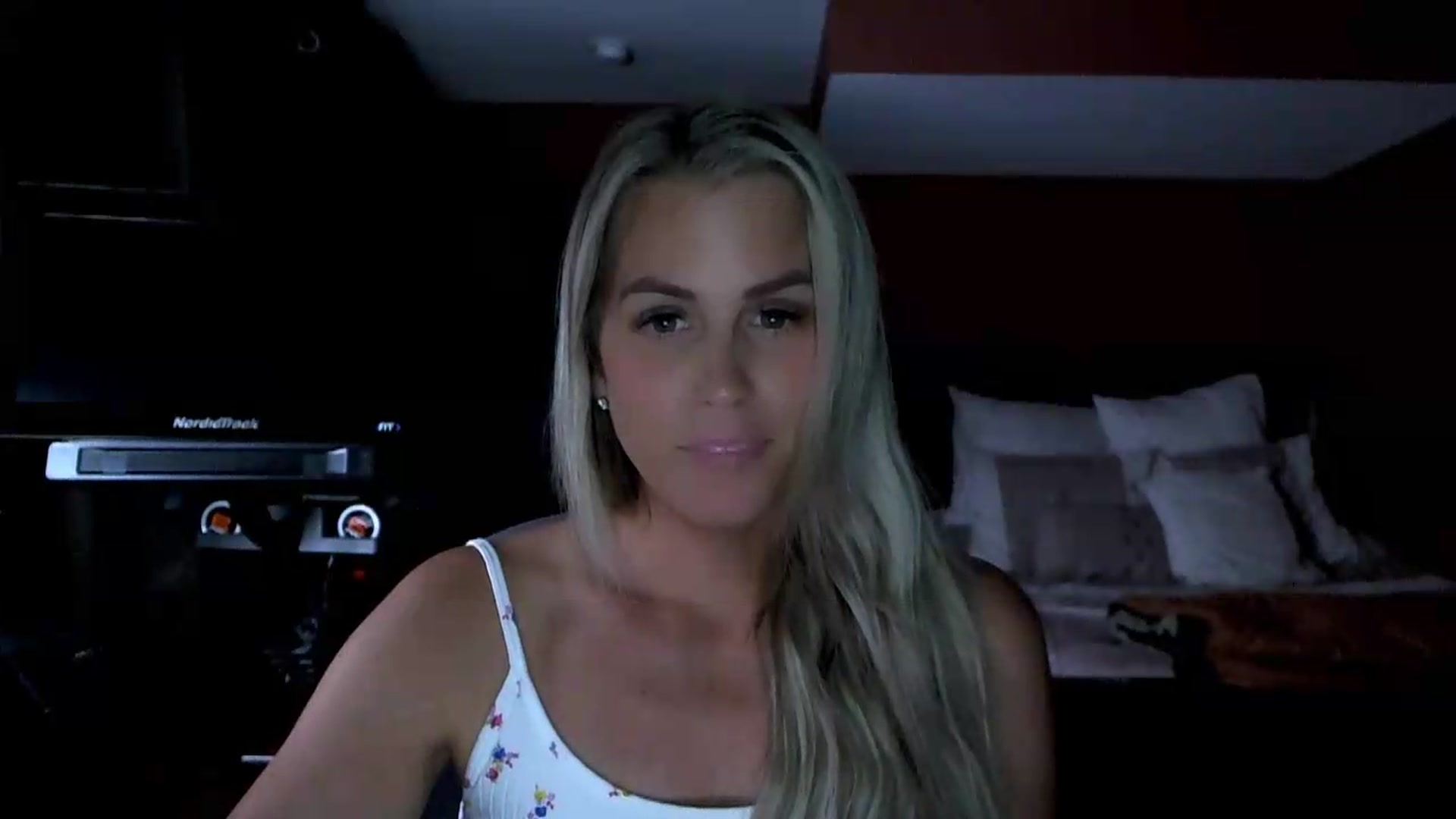 Gallery image thumbnail from Cora9's myfreecams stream on, 07/02/2026, 05:32 image 8 of 20